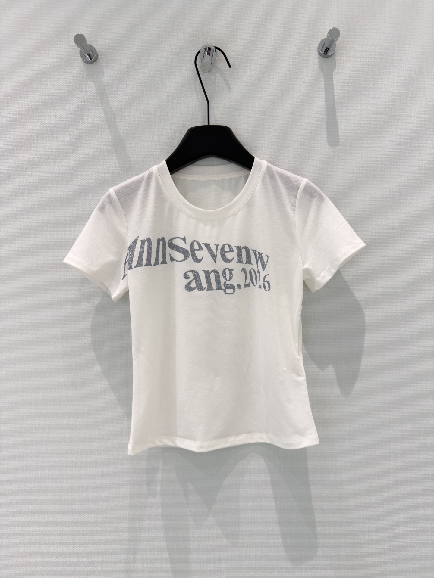 🛒𝐍𝐄𝐖 · 𝟐𝟎𝟐6/爆款现货原创设计师 ｜2026新品印花𝑇𝑒𝑒定制YB材质 透气舒适 质感十足 小