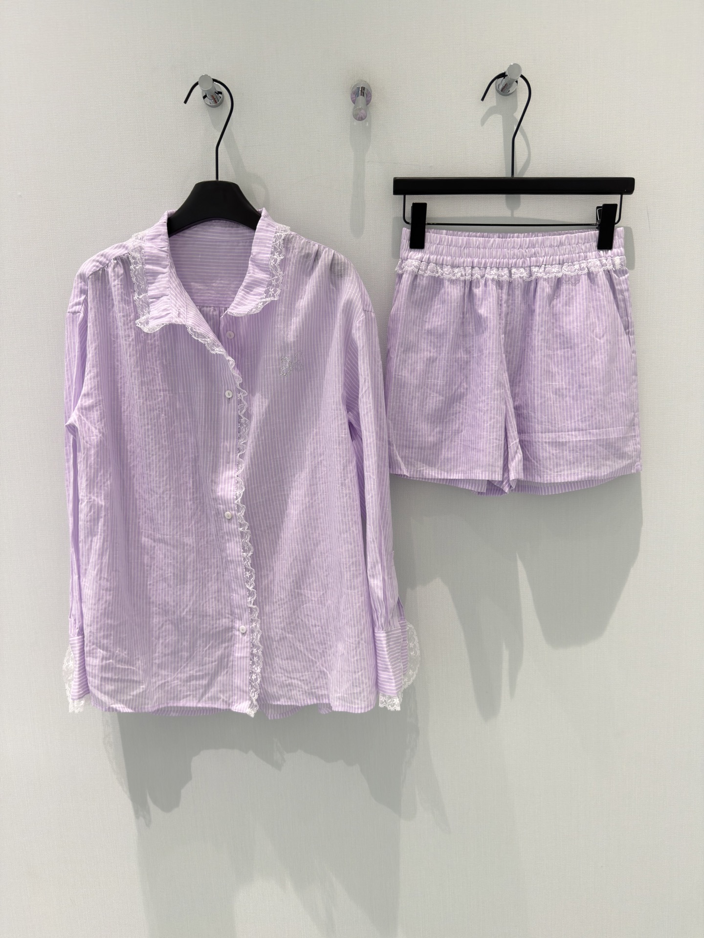🛒𝐍𝐄𝐖 · 𝟐𝟎𝟐6/爆款现货【春夏上新】设计师｜26新品重工苎麻系列衬衫短裤套装！高端定制烫钻衬衫，