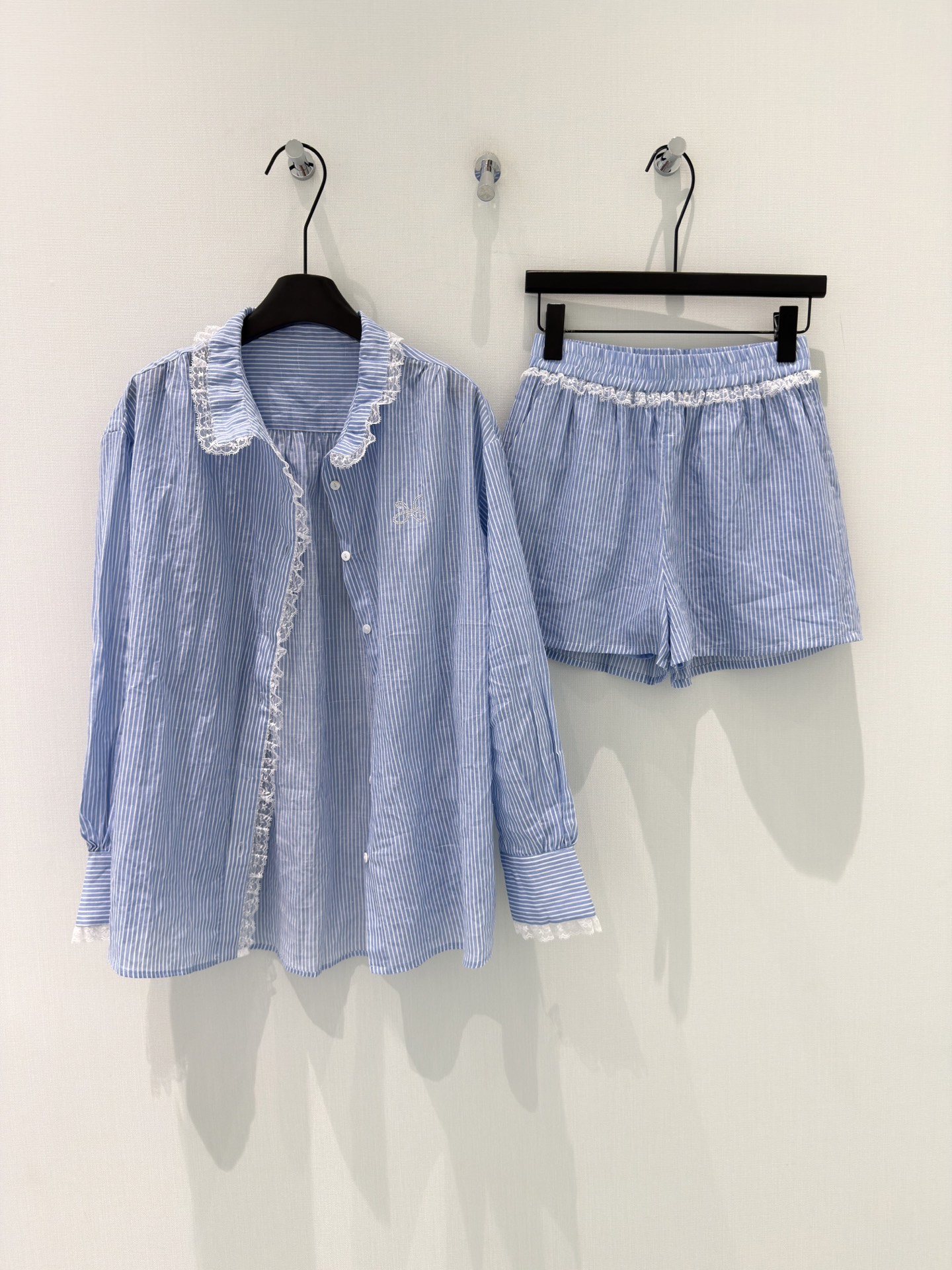 🛒𝐍𝐄𝐖 · 𝟐𝟎𝟐6/爆款现货【春夏上新】设计师｜26新品重工苎麻系列衬衫短裤套装！高端定制烫钻衬衫，