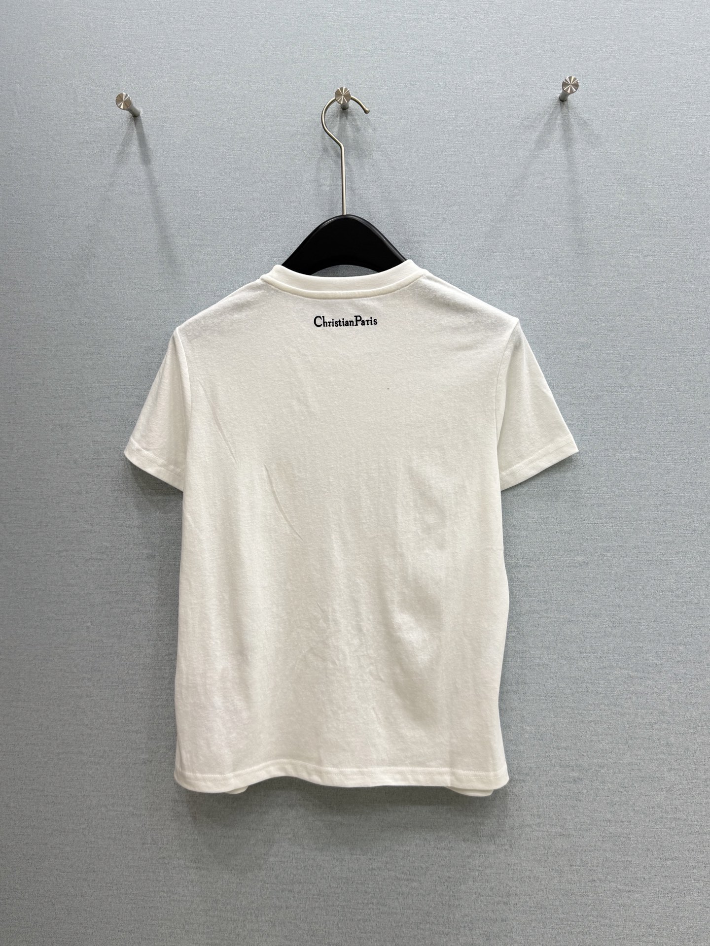 🛒𝐍𝐄𝐖 · 𝟐𝟎𝟐6/爆款现货原单品质 小众*｜精致印花订珠短袖T恤高订面料 亲肤透气舒适标志性字母图