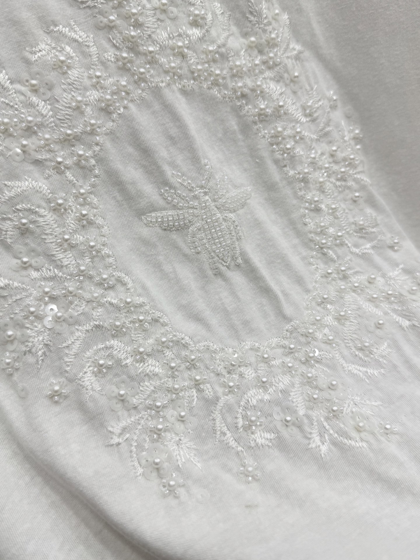🛒𝐍𝐄𝐖 · 𝟐𝟎𝟐6/爆款现货原单品质 小众*｜精致印花订珠短袖T恤高订面料 亲肤透气舒适标志性字母图