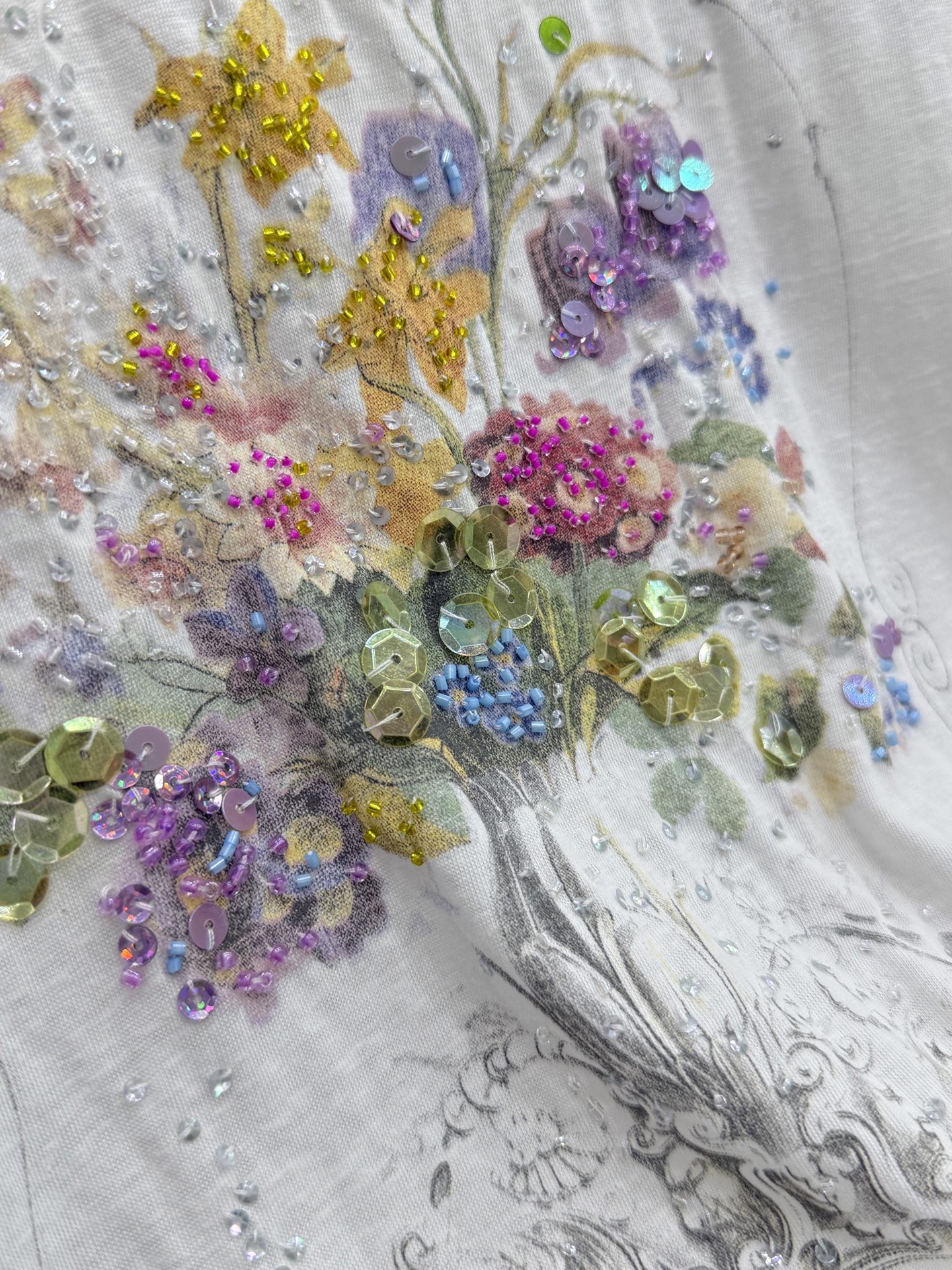 🛒𝐍𝐄𝐖 · 𝟐𝟎𝟐6/爆款现货原单品质 小众*｜精致印花订珠短袖T恤高订面料 亲肤透气舒适标志性字母图