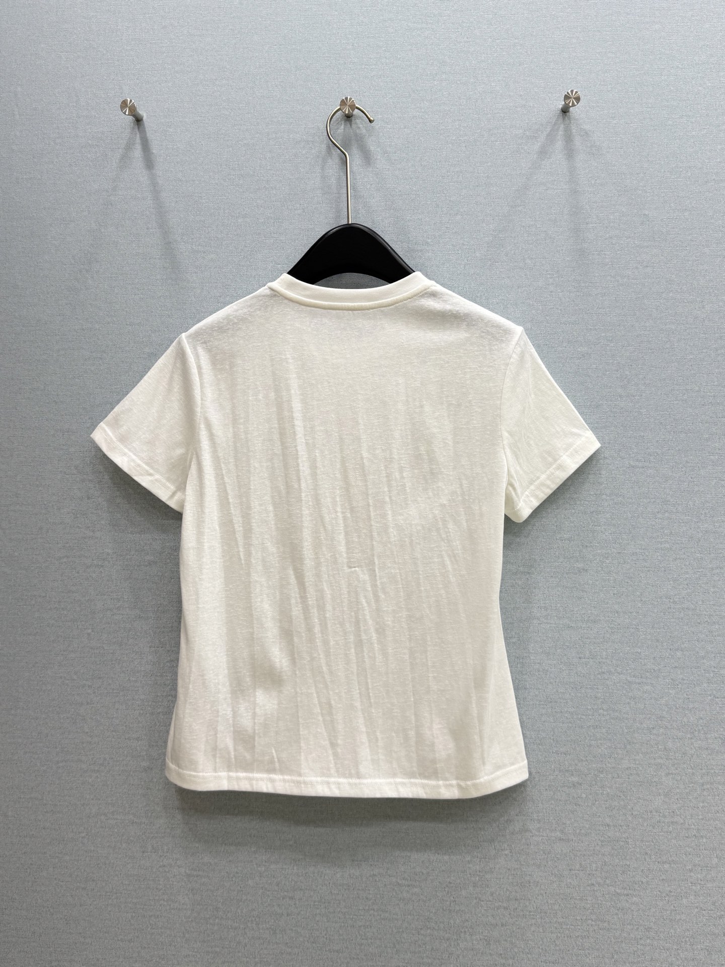 🛒𝐍𝐄𝐖 · 𝟐𝟎𝟐6/爆款现货原单品质 小众*｜精致印花订珠短袖T恤高订面料 亲肤透气舒适标志性字母图
