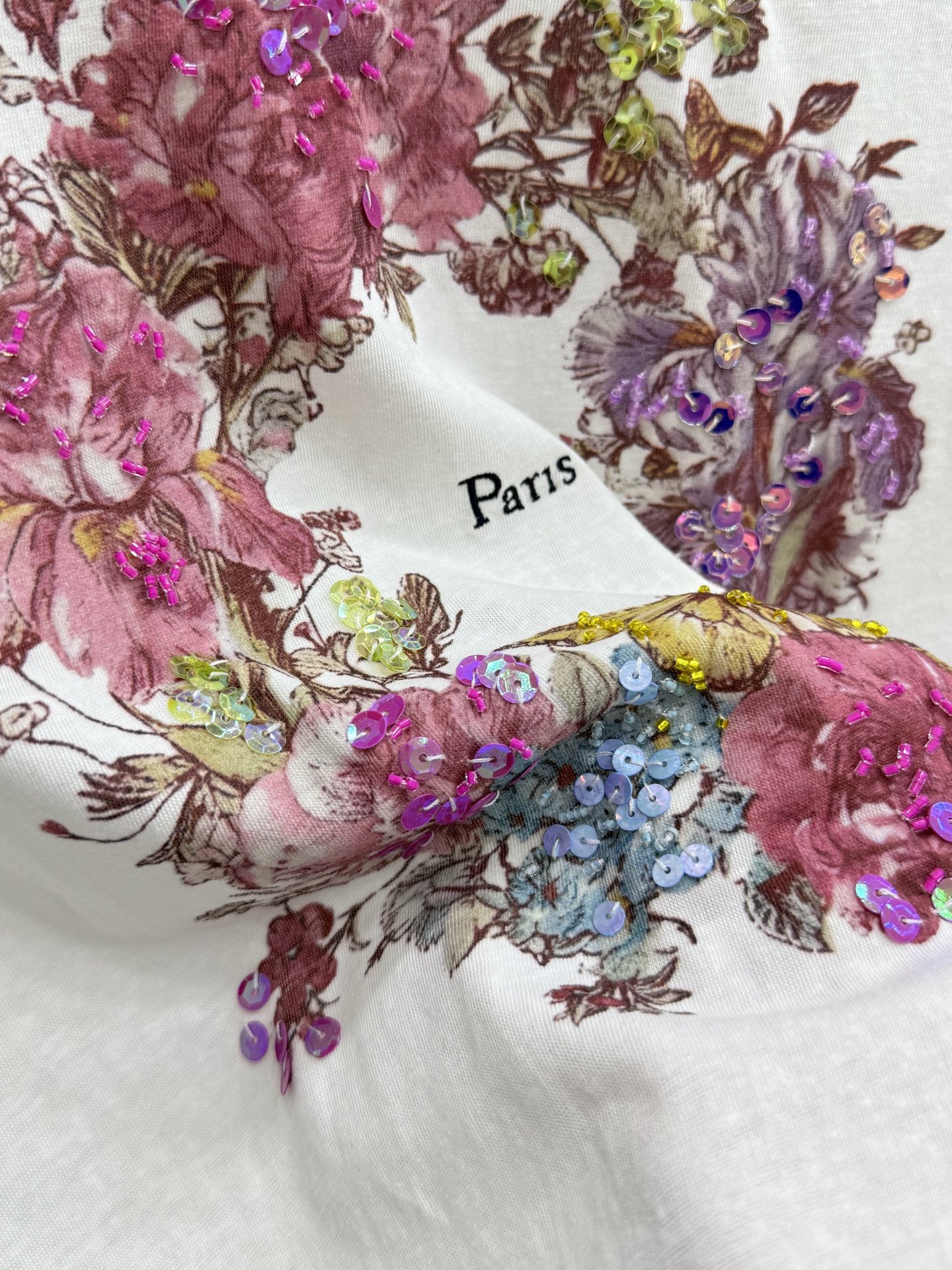 🛒𝐍𝐄𝐖 · 𝟐𝟎𝟐6/爆款现货原单品质 小众*｜精致印花订珠短袖T恤高订面料 亲肤透气舒适标志性字母图