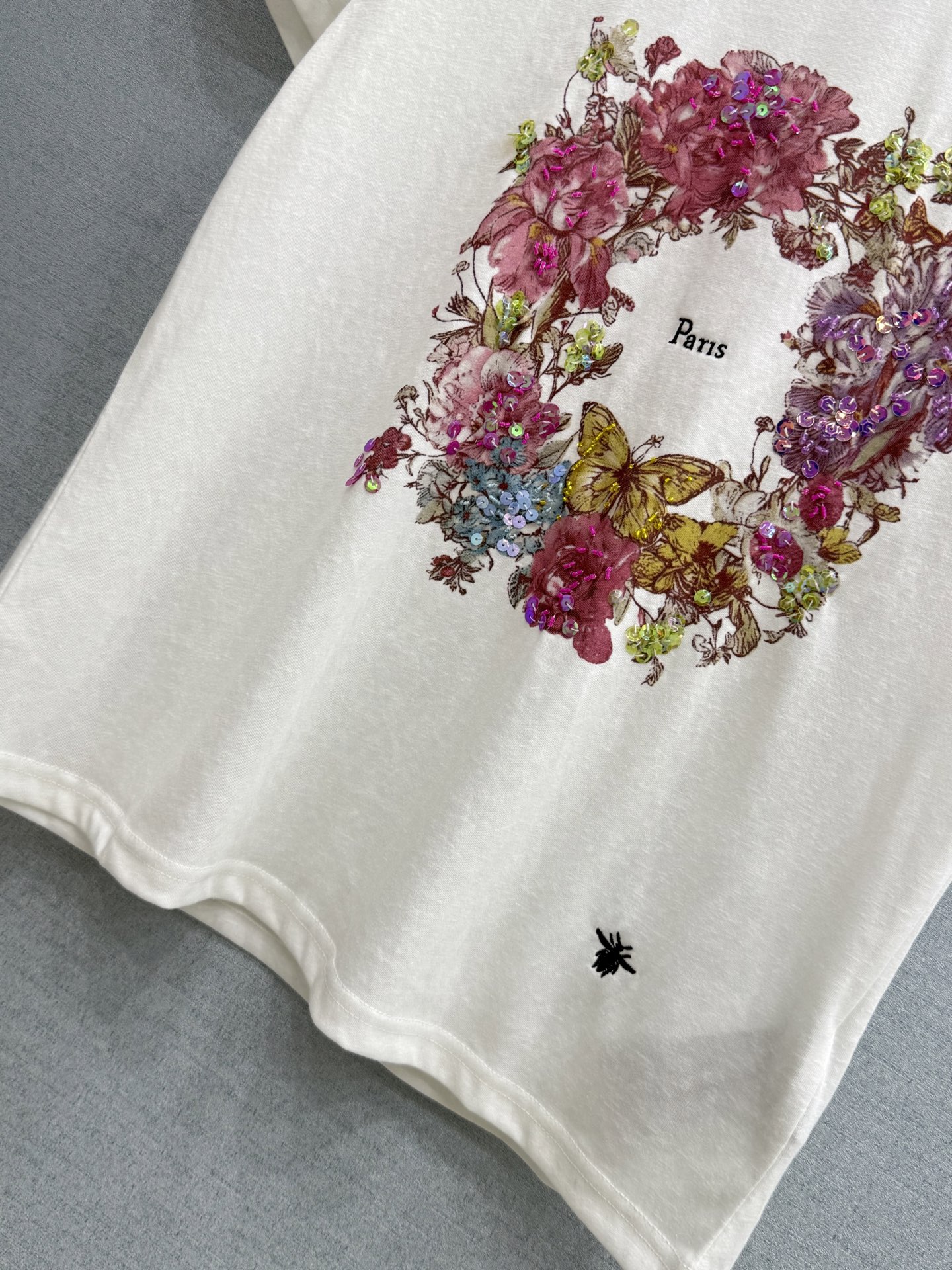 🛒𝐍𝐄𝐖 · 𝟐𝟎𝟐6/爆款现货原单品质 小众*｜精致印花订珠短袖T恤高订面料 亲肤透气舒适标志性字母图