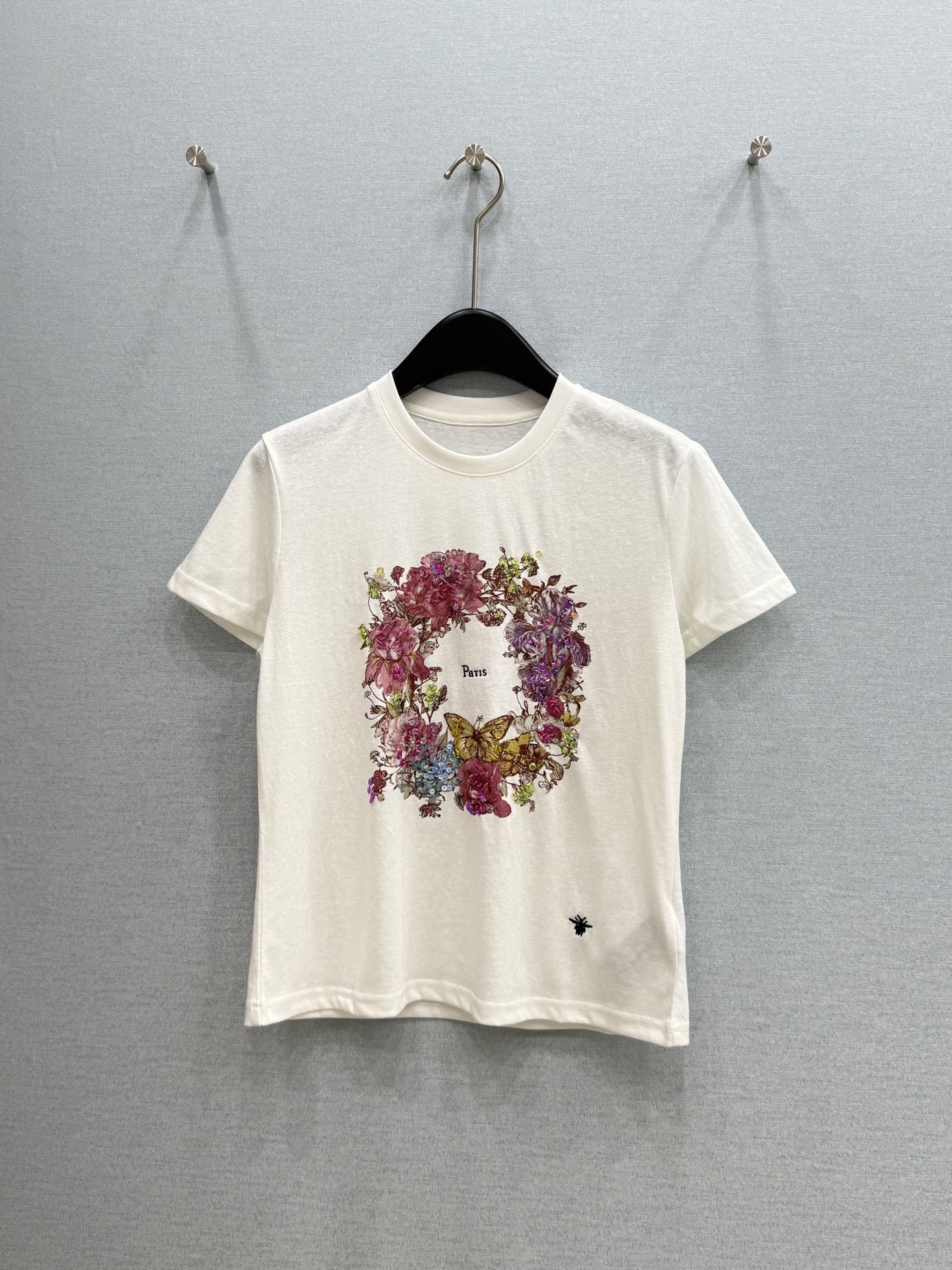 🛒𝐍𝐄𝐖 · 𝟐𝟎𝟐6/爆款现货原单品质 小众*｜精致印花订珠短袖T恤高订面料 亲肤透气舒适标志性字母图
