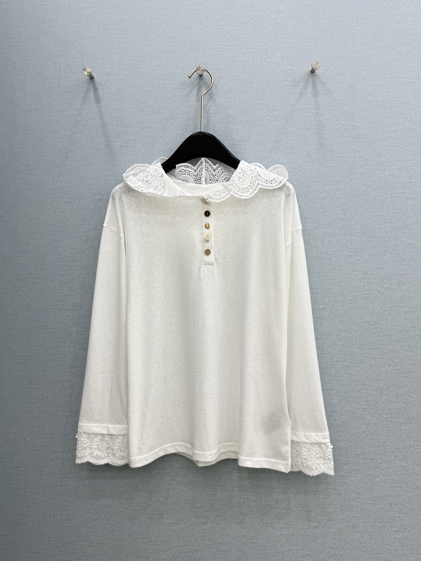 🛒𝐍𝐄𝐖 · 𝟐𝟎𝟐6/爆款现货【春夏上新】 设计师小众｜2026新款蕾丝拼接带帽防晒长袖T恤高订面料，