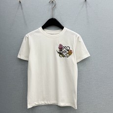 🛒𝐍𝐄𝐖 · 𝟐𝟎𝟐6/爆款现货原单品质 Loe*|26新品刺绣短袖T恤精致宽松版型上身巨显瘦!男女同 🛒𝐍𝐄𝐖 · 𝟐𝟎𝟐6/爆款现货原单品质 Loe*|26新品刺绣短袖T恤精致宽松版型上身巨显瘦!男女同