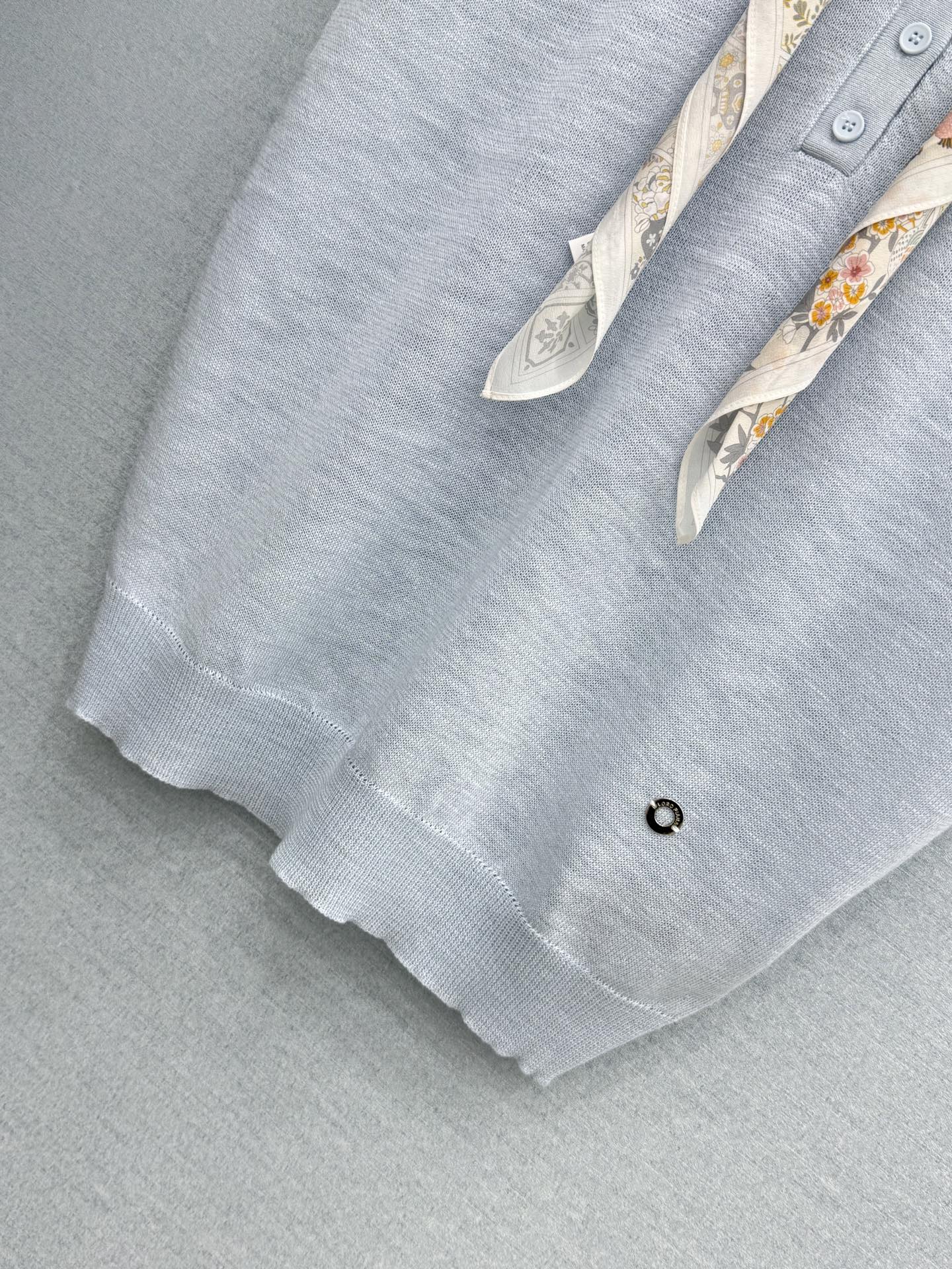 🛒𝐍𝐄𝐖 · 𝟐𝟎𝟐6/爆款现货高端订制  Lp ｜26新品丝巾装饰针织衫王炸单品，精致常规版型上身巨显