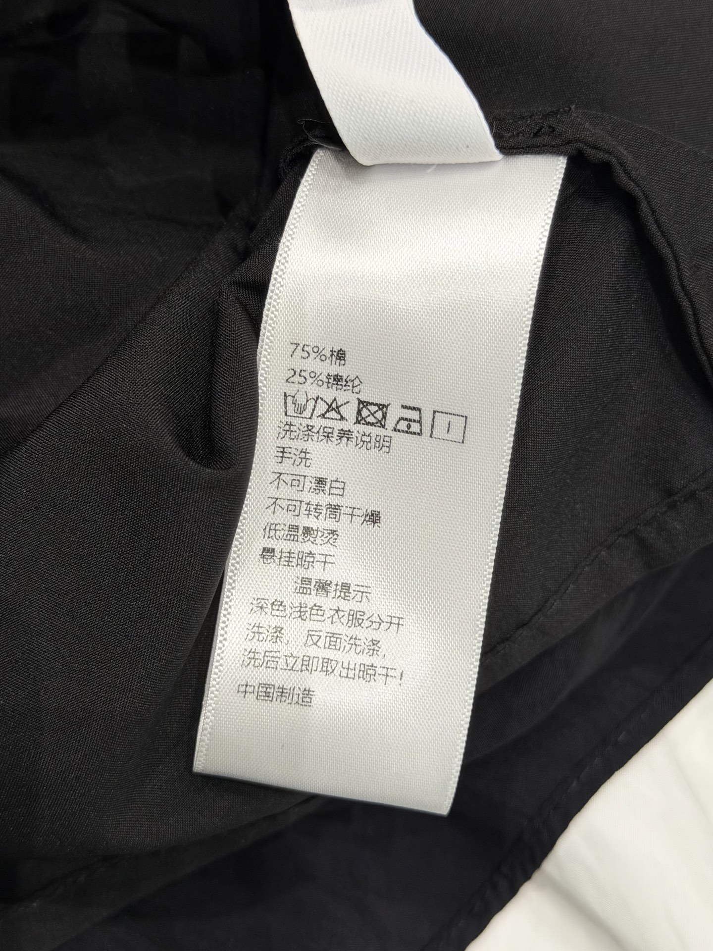 🛒𝐍𝐄𝐖 · 𝟐𝟎𝟐6/爆款现货【春夏上新】设计师｜26新款百褶短半裙爆单系列款 气质女神必入 定制纽扣