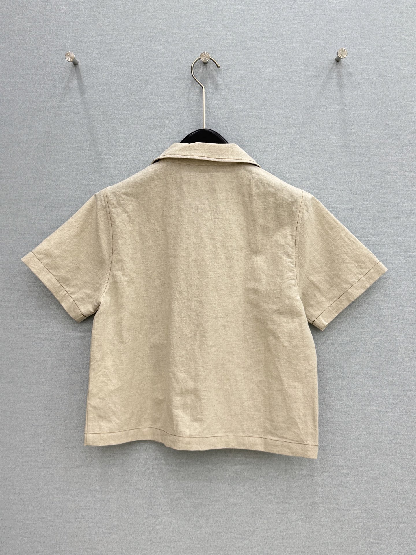 🛒𝐍𝐄𝐖 · 𝟐𝟎𝟐6/爆款现货原单品质 Pra*｜2026新品撞色手缝标麻料衬衫短裤套装精致版型，高级