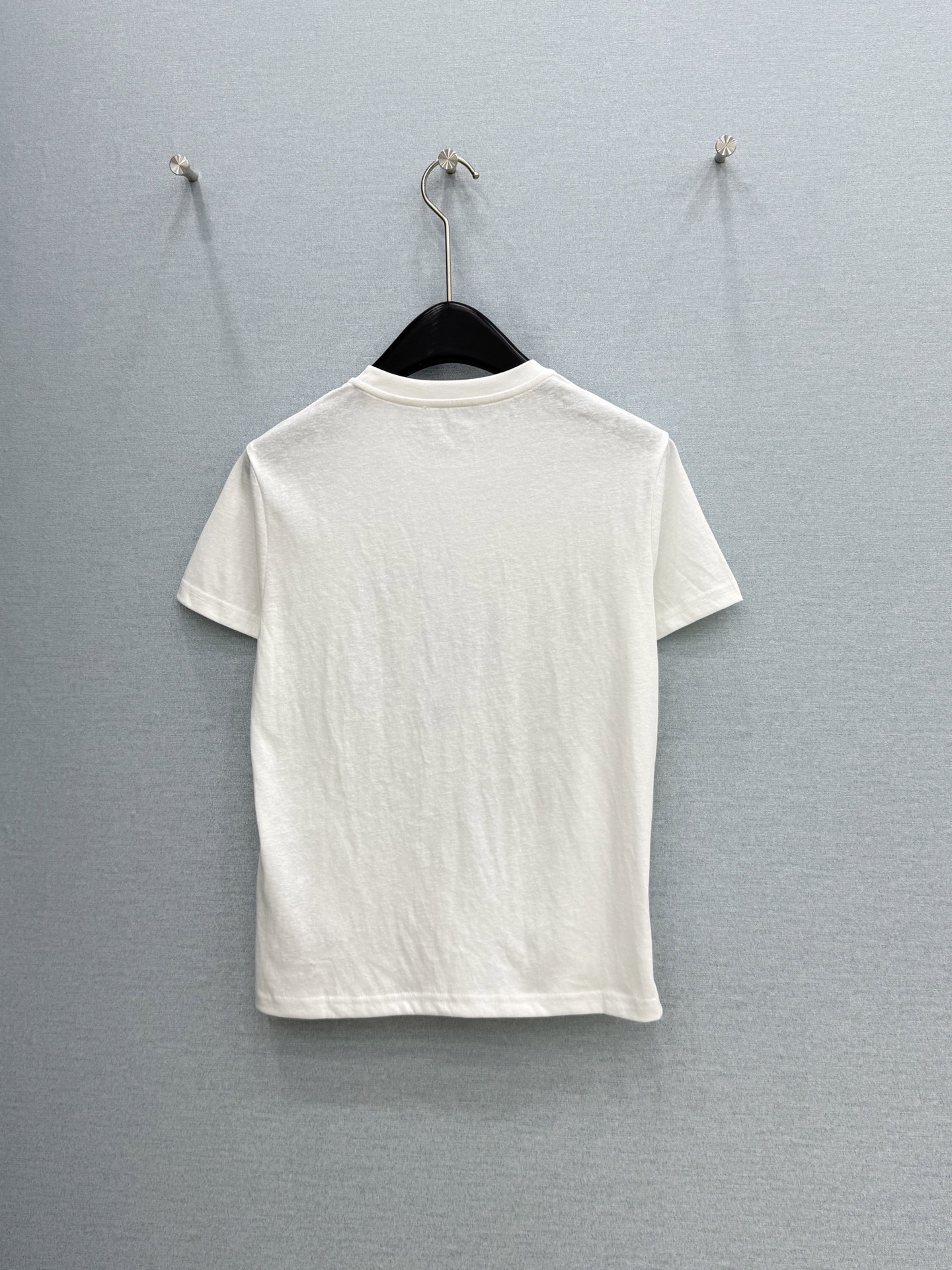 🛒𝐍𝐄𝐖 · 𝟐𝟎𝟐6/爆款现货原单品质 小众*｜精致印花订珠短袖T恤高订面料 亲肤透气舒适标志性字母图