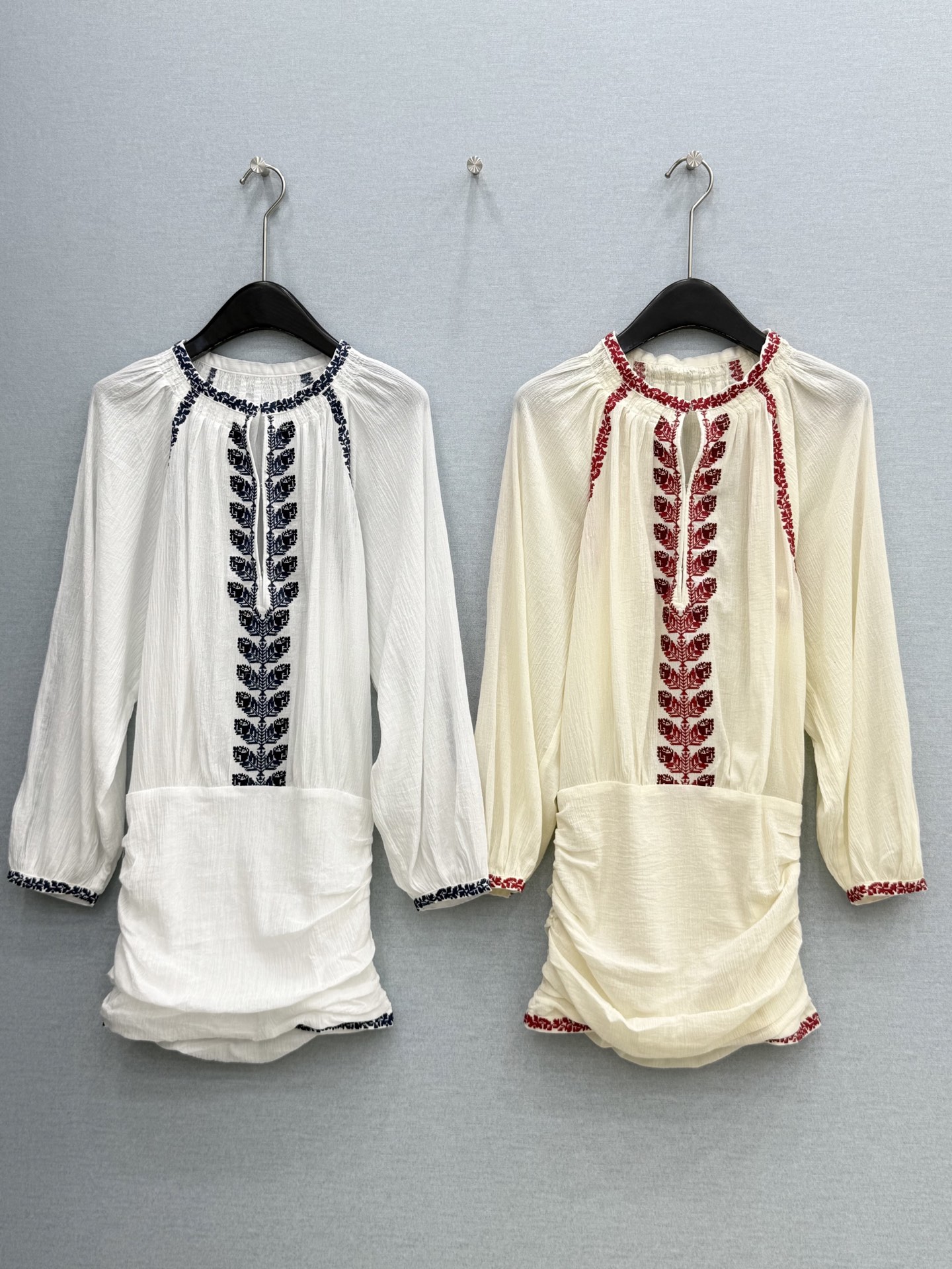 🛒𝐍𝐄𝐖 · 𝟐𝟎𝟐6/爆款现货原单品质 小众*｜2026新品波西米亚撞色刺绣包臀连衣裙高端设计 高级肌