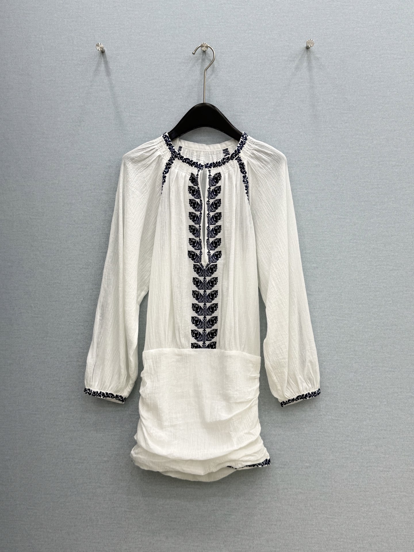🛒𝐍𝐄𝐖 · 𝟐𝟎𝟐6/爆款现货原单品质 小众*｜2026新品波西米亚撞色刺绣包臀连衣裙高端设计 高级肌