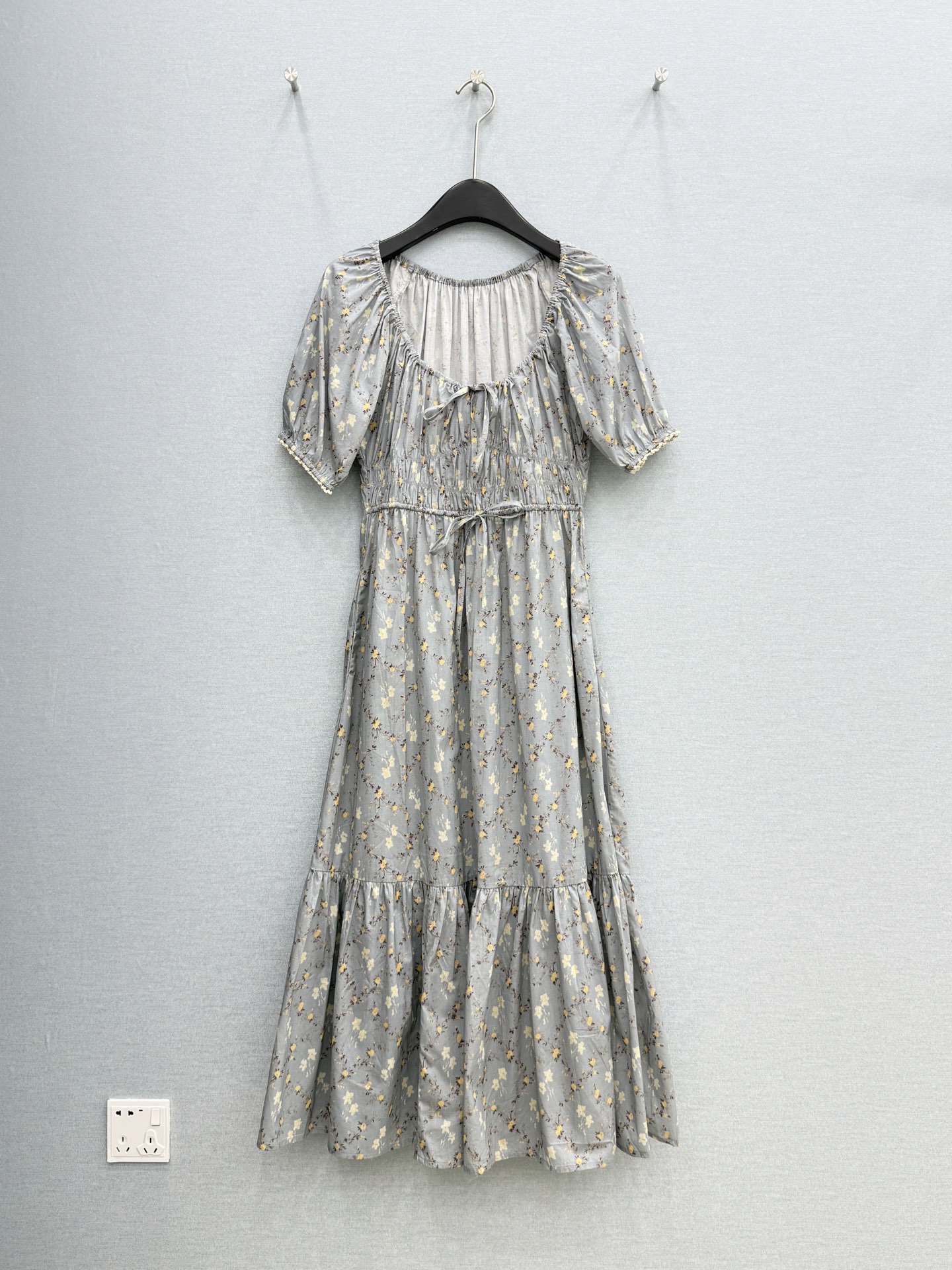 🛒𝐍𝐄𝐖 · 𝟐𝟎𝟐6/爆款现货原单品质 小众*｜2026新品大圆领抽绳碎花连衣裙高端设计 高级肌理细腻