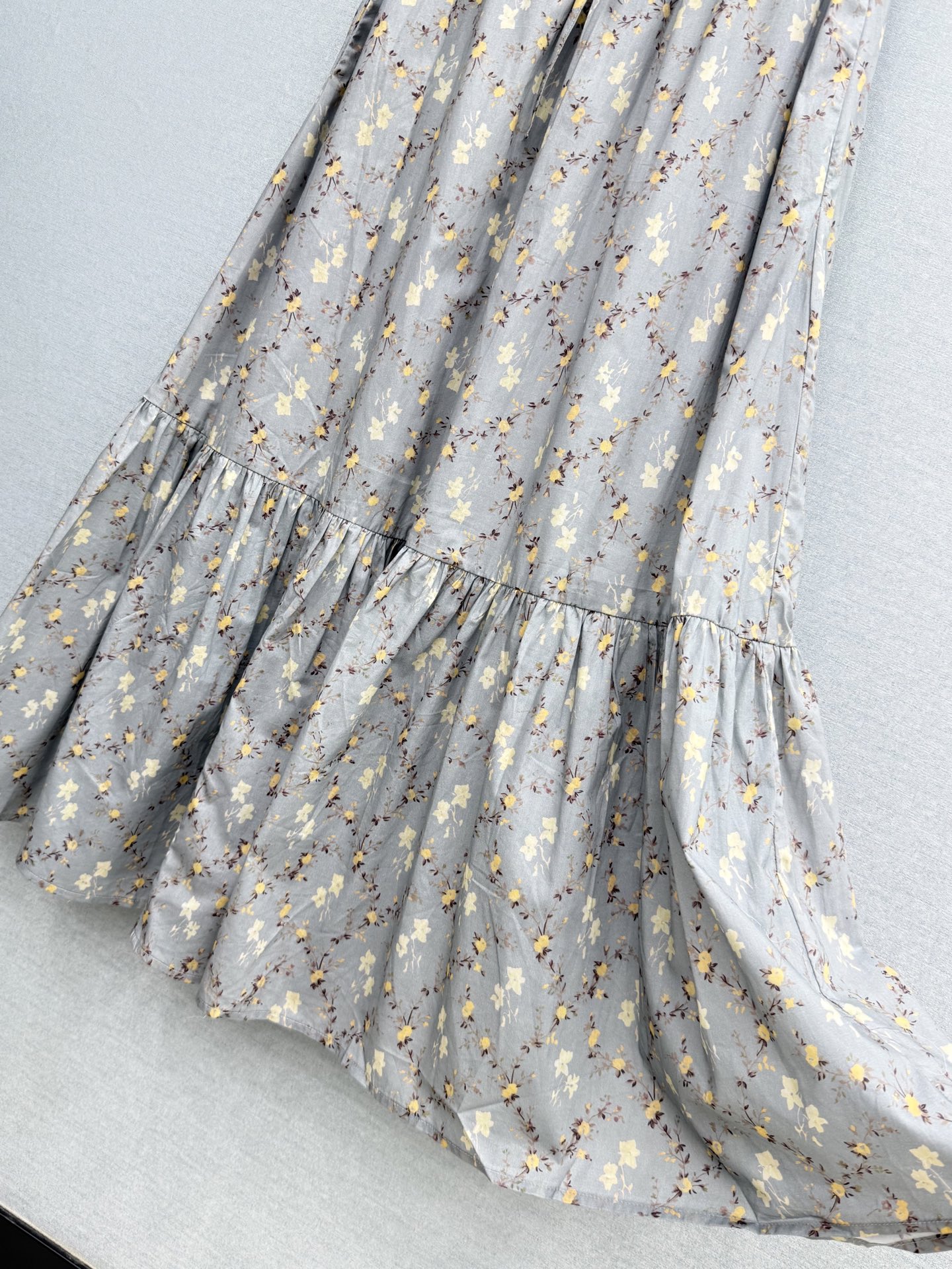 🛒𝐍𝐄𝐖 · 𝟐𝟎𝟐6/爆款现货原单品质 小众*｜2026新品大圆领抽绳碎花连衣裙高端设计 高级肌理细腻