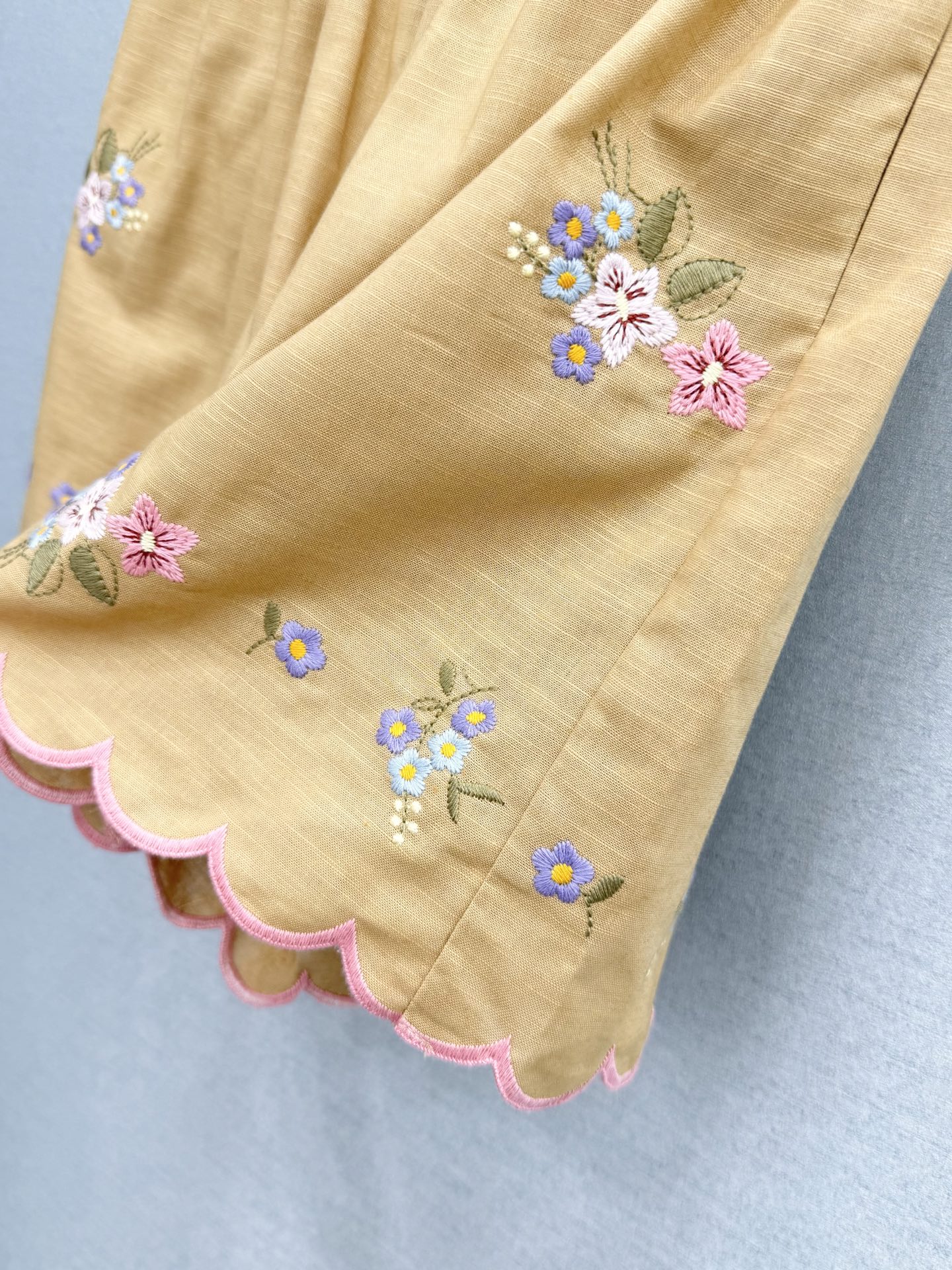 🛒𝐍𝐄𝐖 · 𝟐𝟎𝟐6/爆款现货原单品质 小众*｜2026新品重工刺绣短裤高端设计 高级肌理细腻 极简主