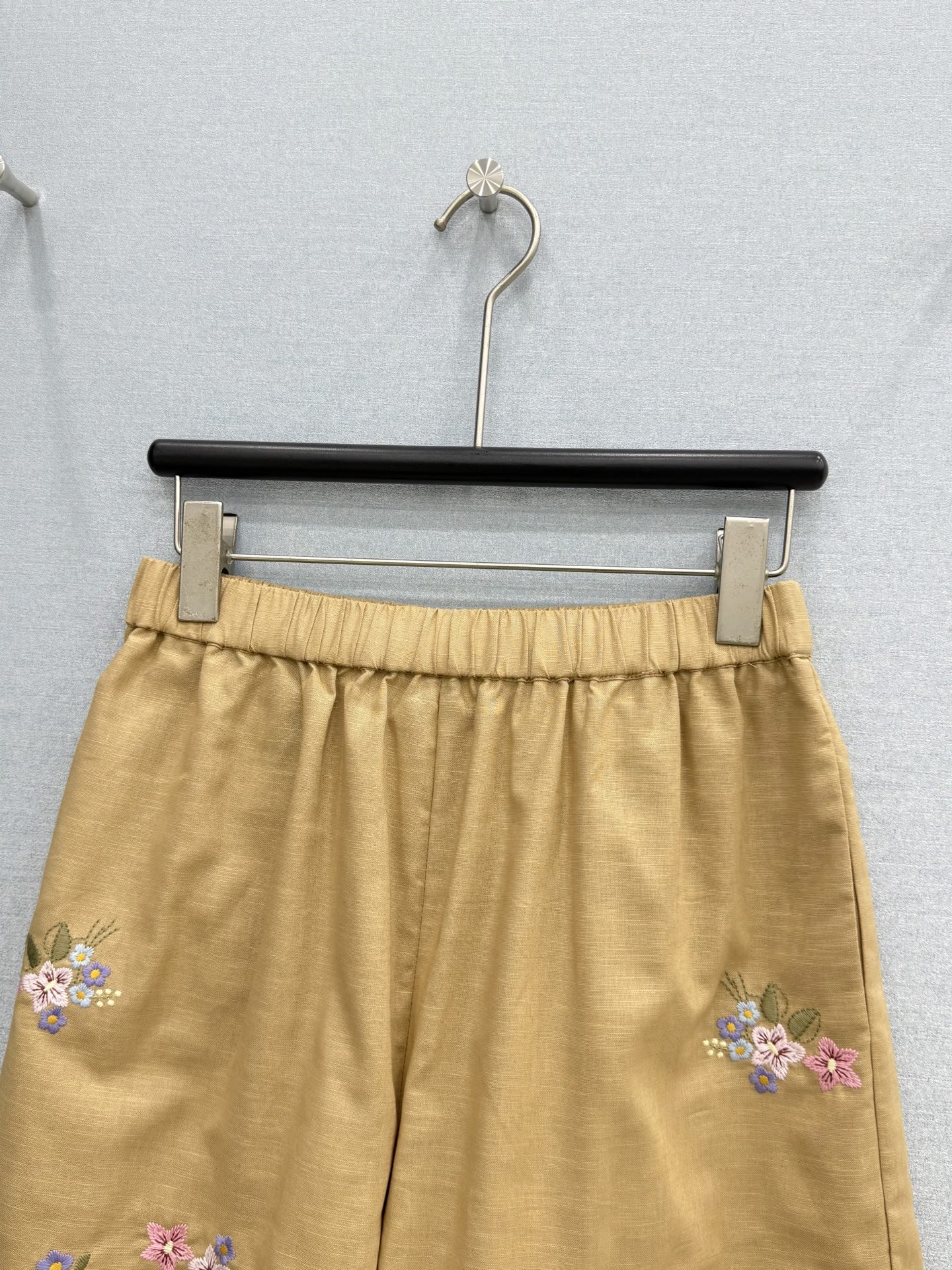 🛒𝐍𝐄𝐖 · 𝟐𝟎𝟐6/爆款现货原单品质 小众*｜2026新品重工刺绣短裤高端设计 高级肌理细腻 极简主