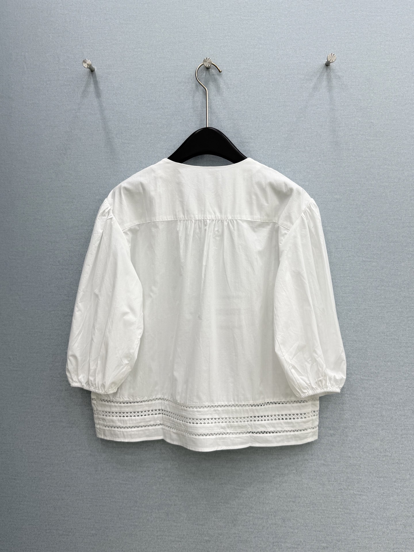 🛒𝐍𝐄𝐖 · 𝟐𝟎𝟐6/爆款现货原单品质 拉夫*｜2026新品镂空刺绣衬衫精致版型，高级肌理细腻 极简主