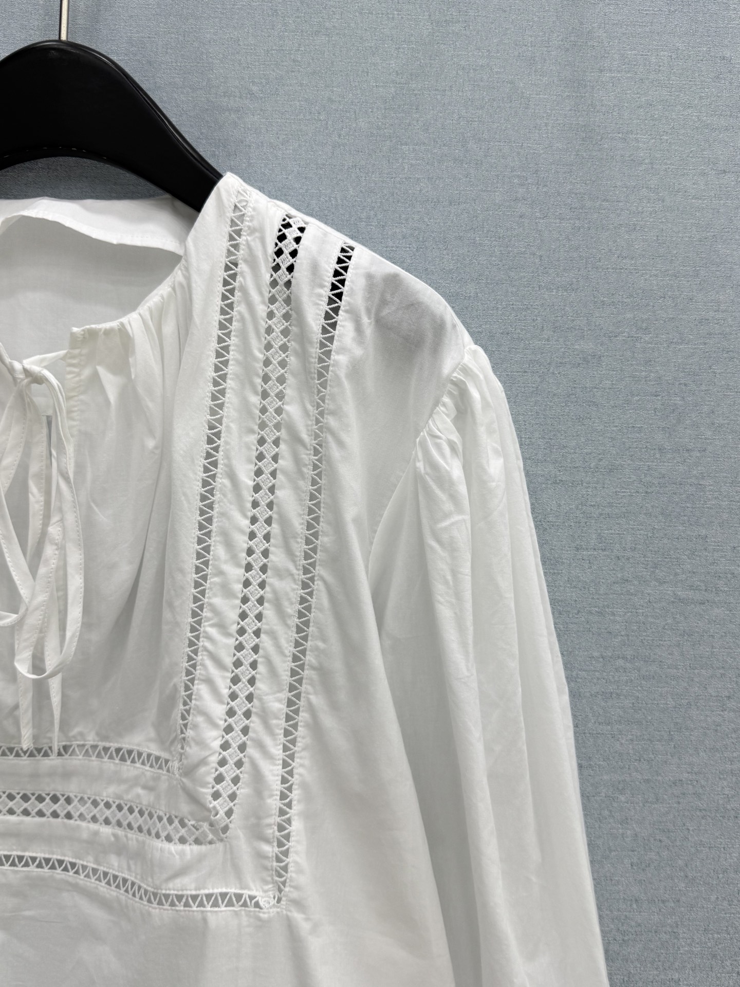 🛒𝐍𝐄𝐖 · 𝟐𝟎𝟐6/爆款现货原单品质 拉夫*｜2026新品镂空刺绣衬衫精致版型，高级肌理细腻 极简主