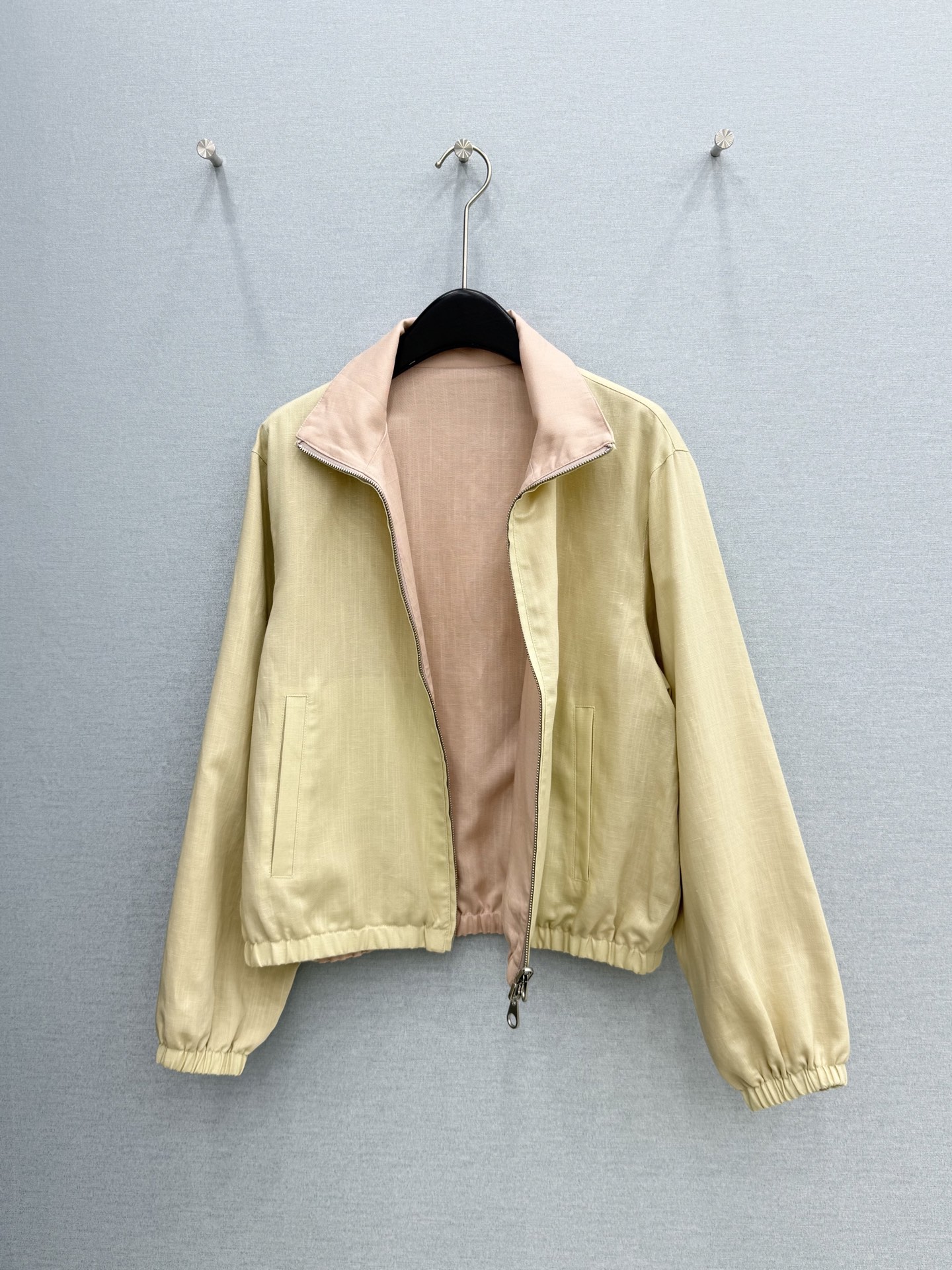 🛒𝐍𝐄𝐖 · 𝟐𝟎𝟐6/爆款现货原单品质 小众｜2026新品双面穿短款夹克外套精致版型，双拉链立领设计，