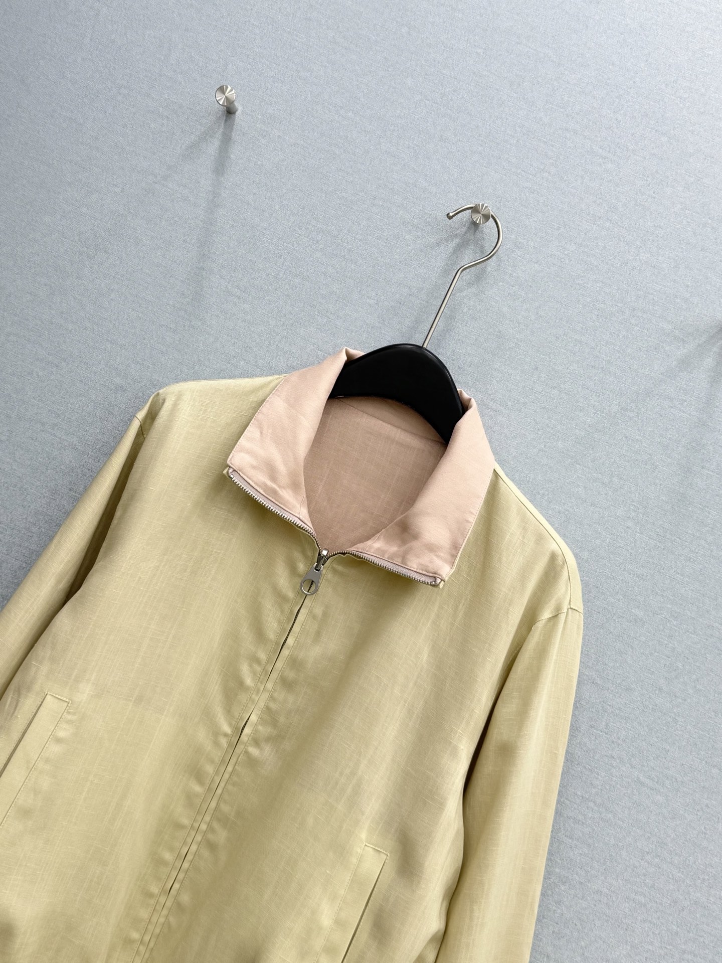 🛒𝐍𝐄𝐖 · 𝟐𝟎𝟐6/爆款现货原单品质 小众｜2026新品双面穿短款夹克外套精致版型，双拉链立领设计，