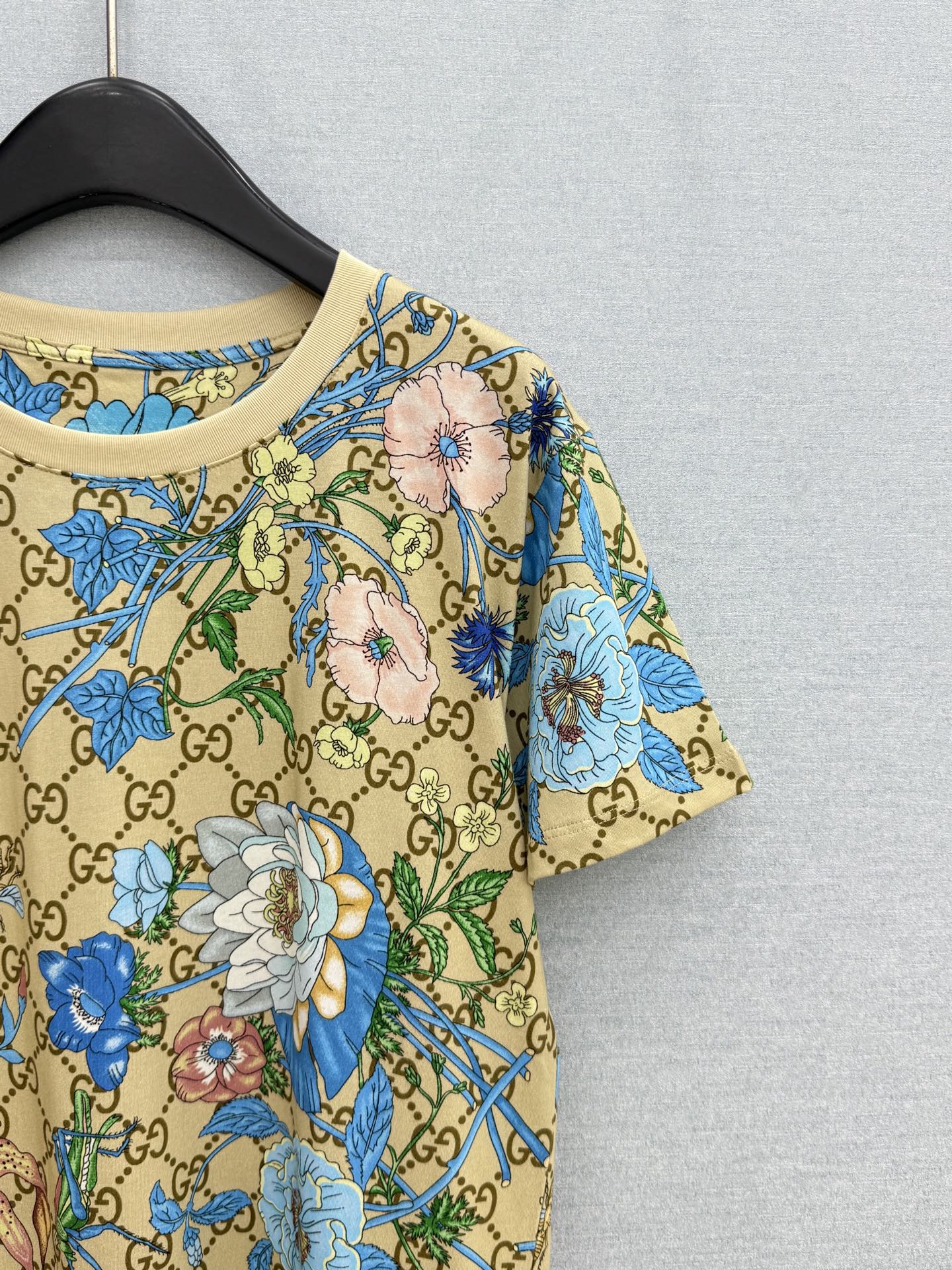 🛒𝐍𝐄𝐖 · 𝟐𝟎𝟐6/爆款现货【春夏上新】 Gu*｜2026新款印花字母T恤高订面料，百搭版型 ，上身