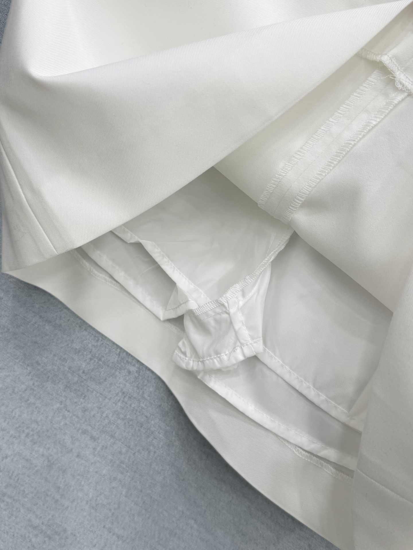 🛒𝐍𝐄𝐖 · 𝟐𝟎𝟐6/爆款现货【春夏上新】Prad*｜26新款织带拼接休闲半裙（带内衬）气质百搭爆单款