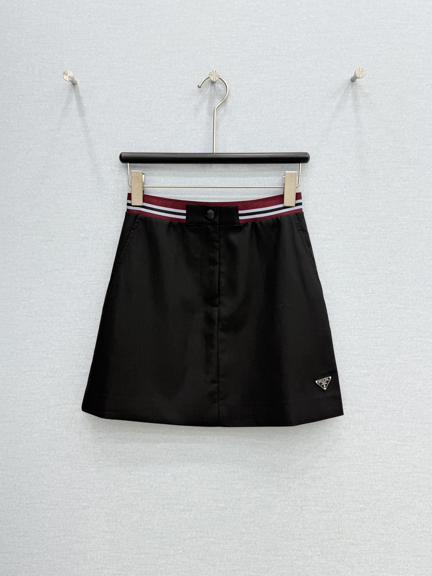 🛒𝐍𝐄𝐖 · 𝟐𝟎𝟐6/爆款现货【春夏上新】Prad*｜26新款织带拼接休闲半裙（带内衬）气质百搭爆单款