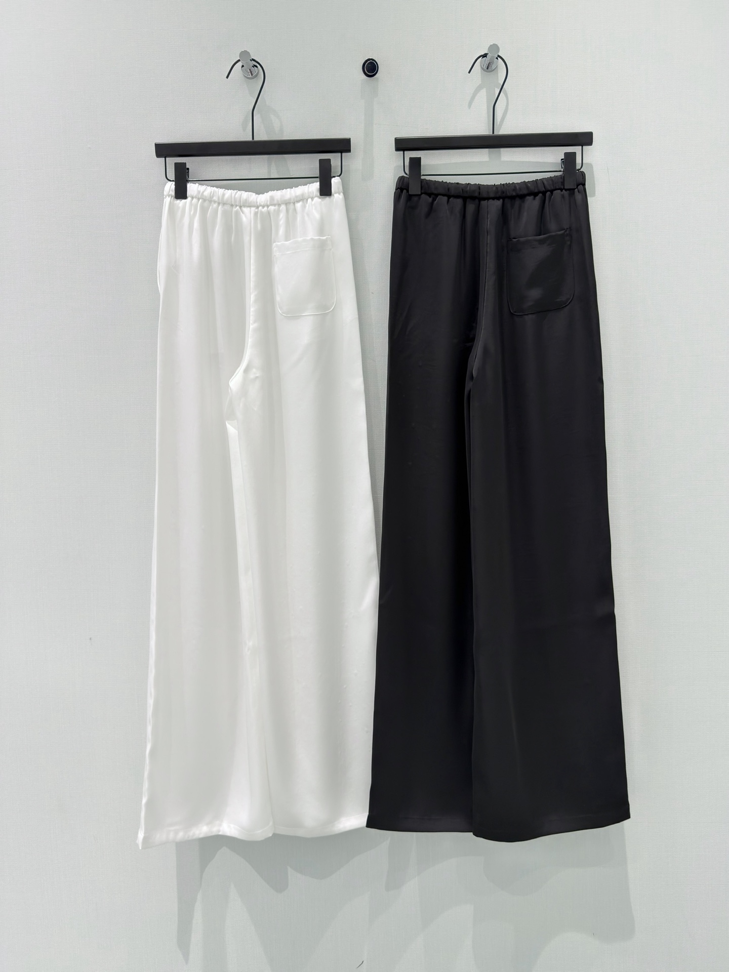 🛒𝐍𝐄𝐖 · 𝟐𝟎𝟐6/爆款现货原单高品质  设计师｜26新款小香风烫钻醋酸休闲裤颜色百搭高级 松紧织带