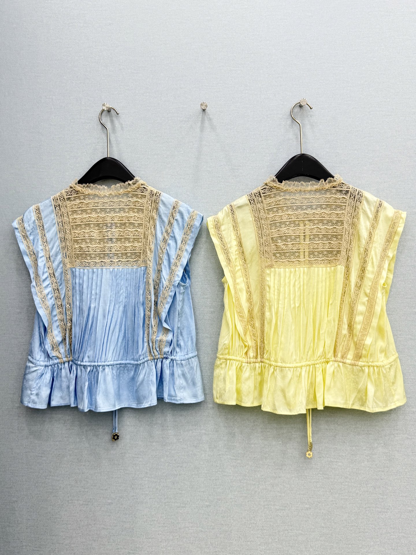 🛒𝐍𝐄𝐖 · 𝟐𝟎𝟐6/爆款现货原单品质 小众*｜2026新品蕾丝拼接抽绳衬衫精致版型，高级肌理细腻 极