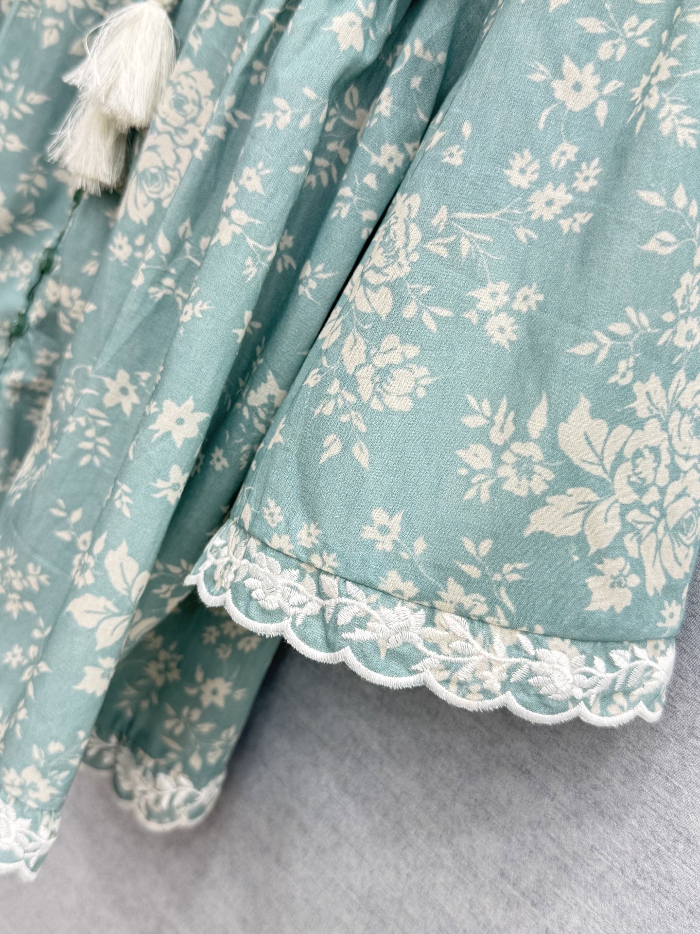 🛒𝐍𝐄𝐖 · 𝟐𝟎𝟐6/爆款现货原单品质 小众*｜2026新品刺绣花边碎花衬衫精致版型，高级肌理细腻 极