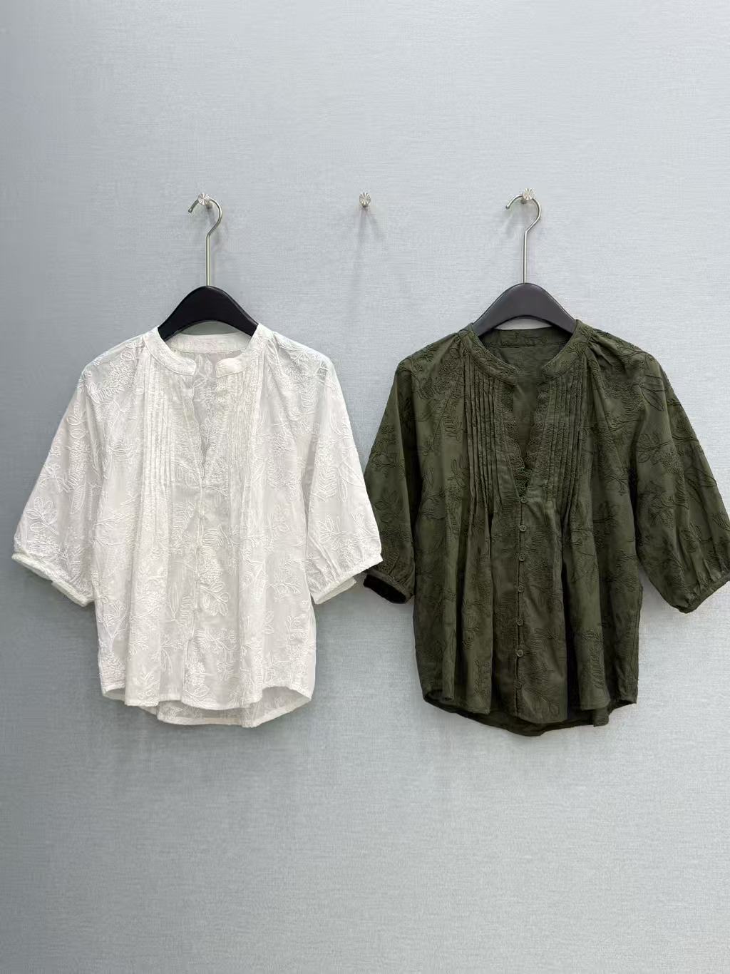 🛒𝐍𝐄𝐖 · 𝟐𝟎𝟐6/爆款现货原单品质 小众*｜2026新品V领蕾丝拼接刺绣衬衫精致版型，高级肌理细腻