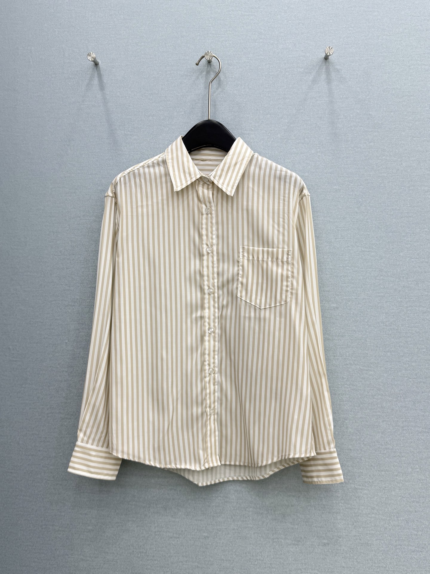 🛒𝐍𝐄𝐖 · 𝟐𝟎𝟐6/爆款现货【原单品质】Mo&Co｜26新品衬衫短裤套装！宽松条纹衬衫，搭配松紧抽绳