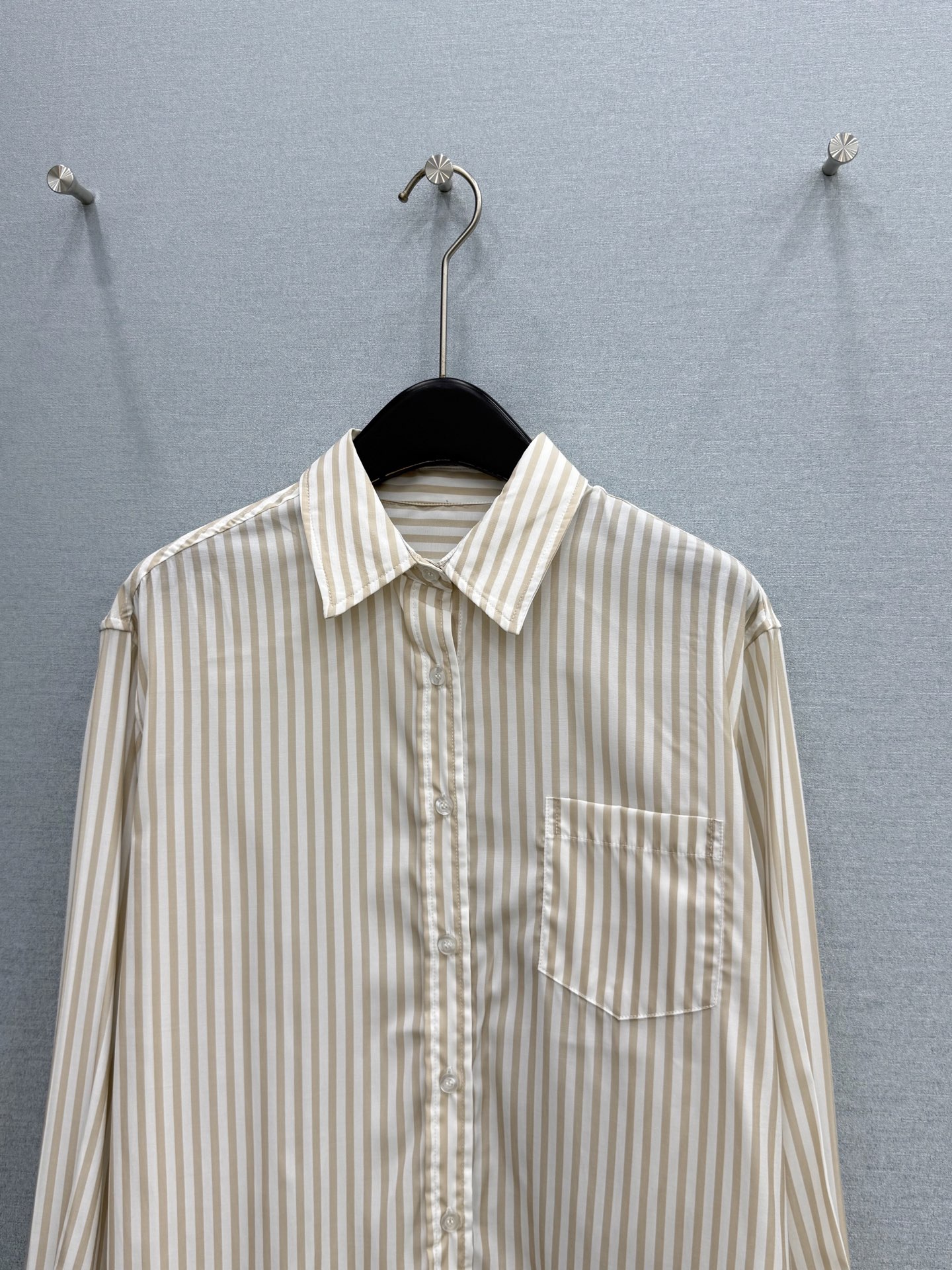 🛒𝐍𝐄𝐖 · 𝟐𝟎𝟐6/爆款现货【原单品质】Mo&Co｜26新品衬衫短裤套装！宽松条纹衬衫，搭配松紧抽绳