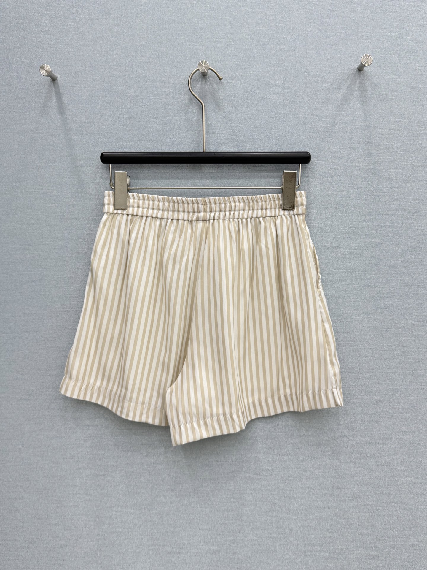 🛒𝐍𝐄𝐖 · 𝟐𝟎𝟐6/爆款现货【原单品质】Mo&Co｜26新品衬衫短裤套装！宽松条纹衬衫，搭配松紧抽绳