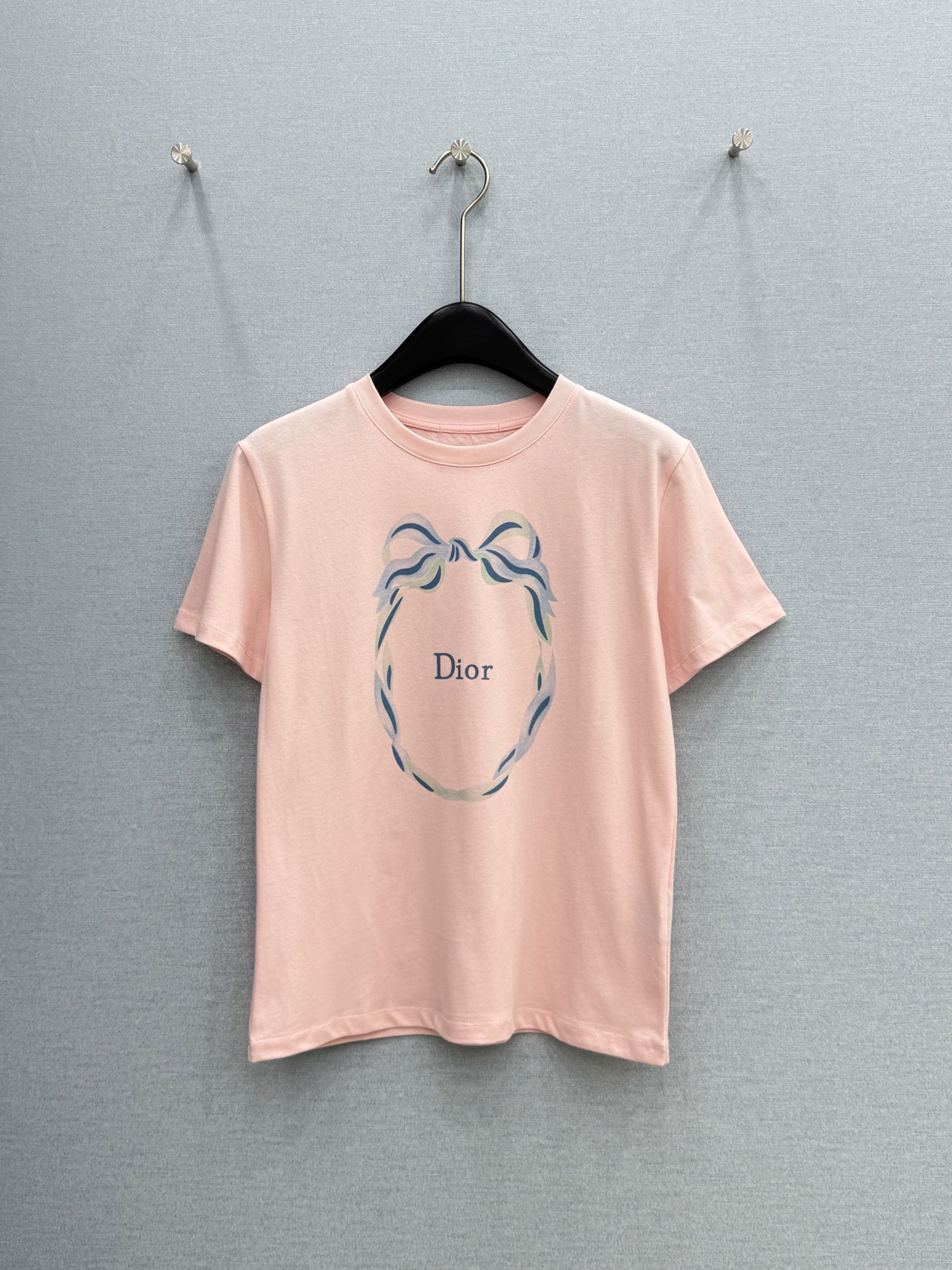 🛒𝐍𝐄𝐖 · 𝟐𝟎𝟐6/爆款现货【春夏上新】 Dio*｜2026新款印花字母T恤高订面料，百搭版型  ，
