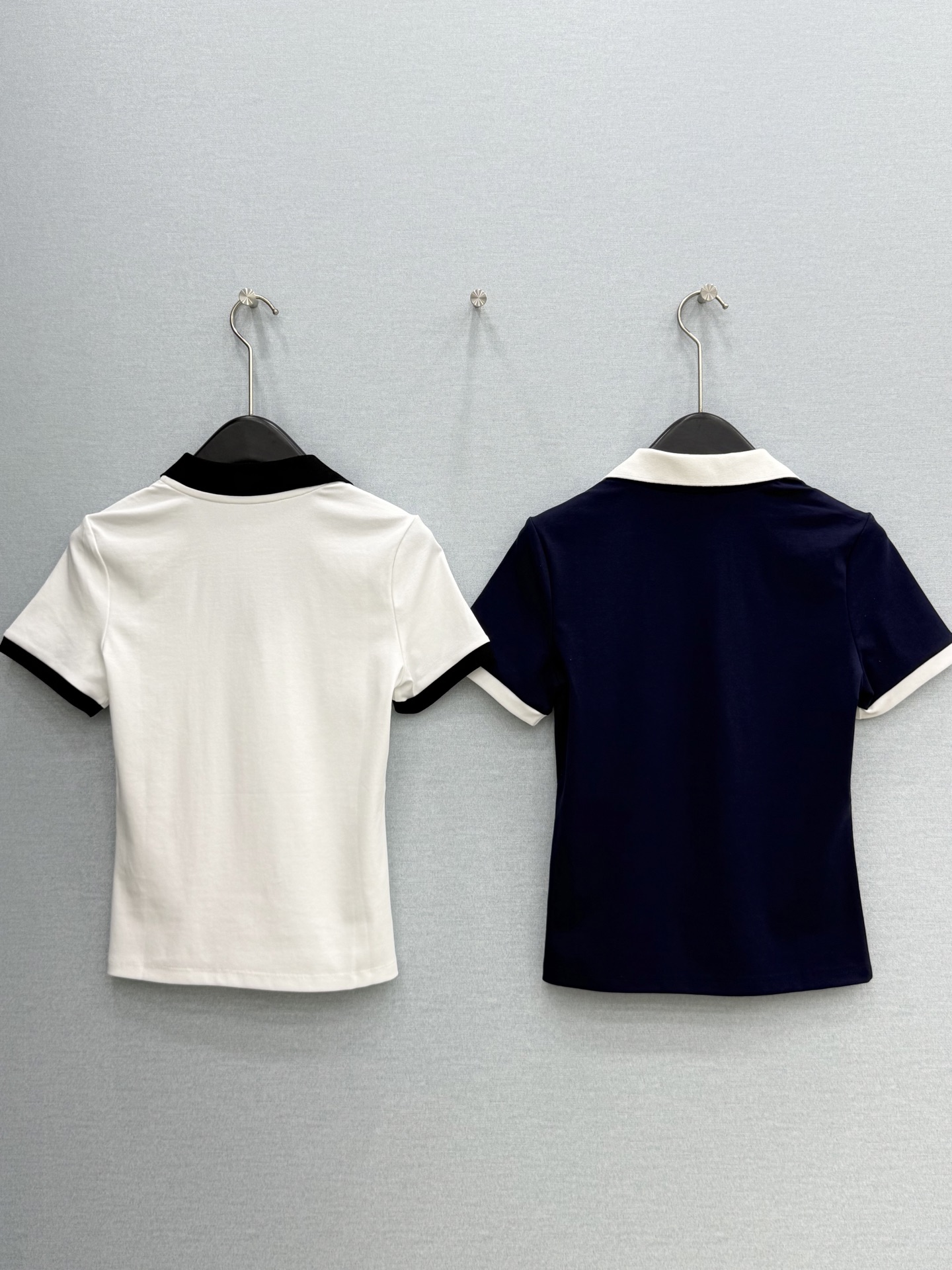 🛒𝐍𝐄𝐖 · 𝟐𝟎𝟐6/爆款现货原单品质  Miu*｜26新品翻领Polo短袖T恤精致小版型上身巨显瘦！