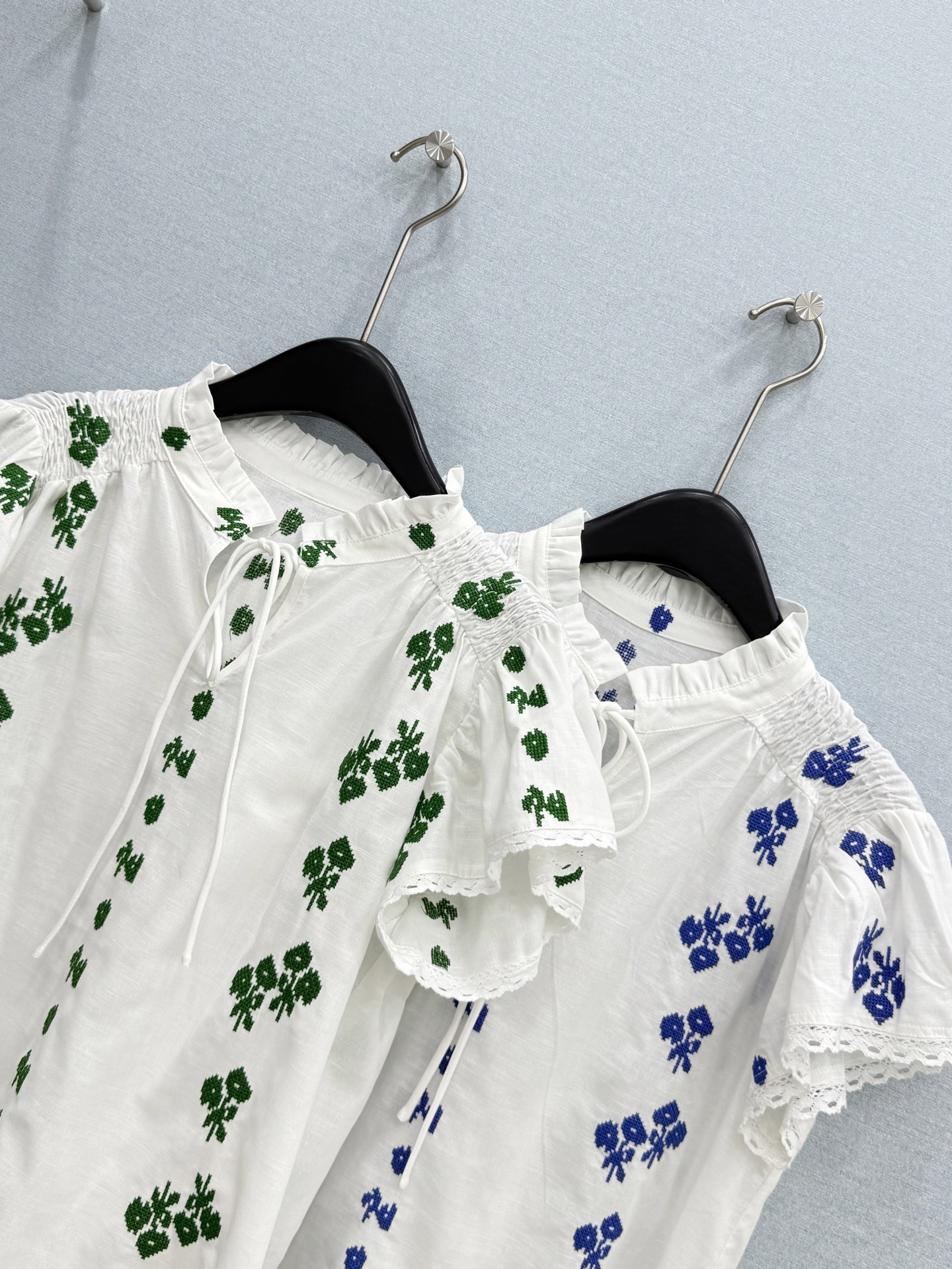 🛒𝐍𝐄𝐖 · 𝟐𝟎𝟐6/爆款现货原单品质  小众*｜2026新品系带蕾丝拼接刺绣衬衫精致版型，高级肌理细