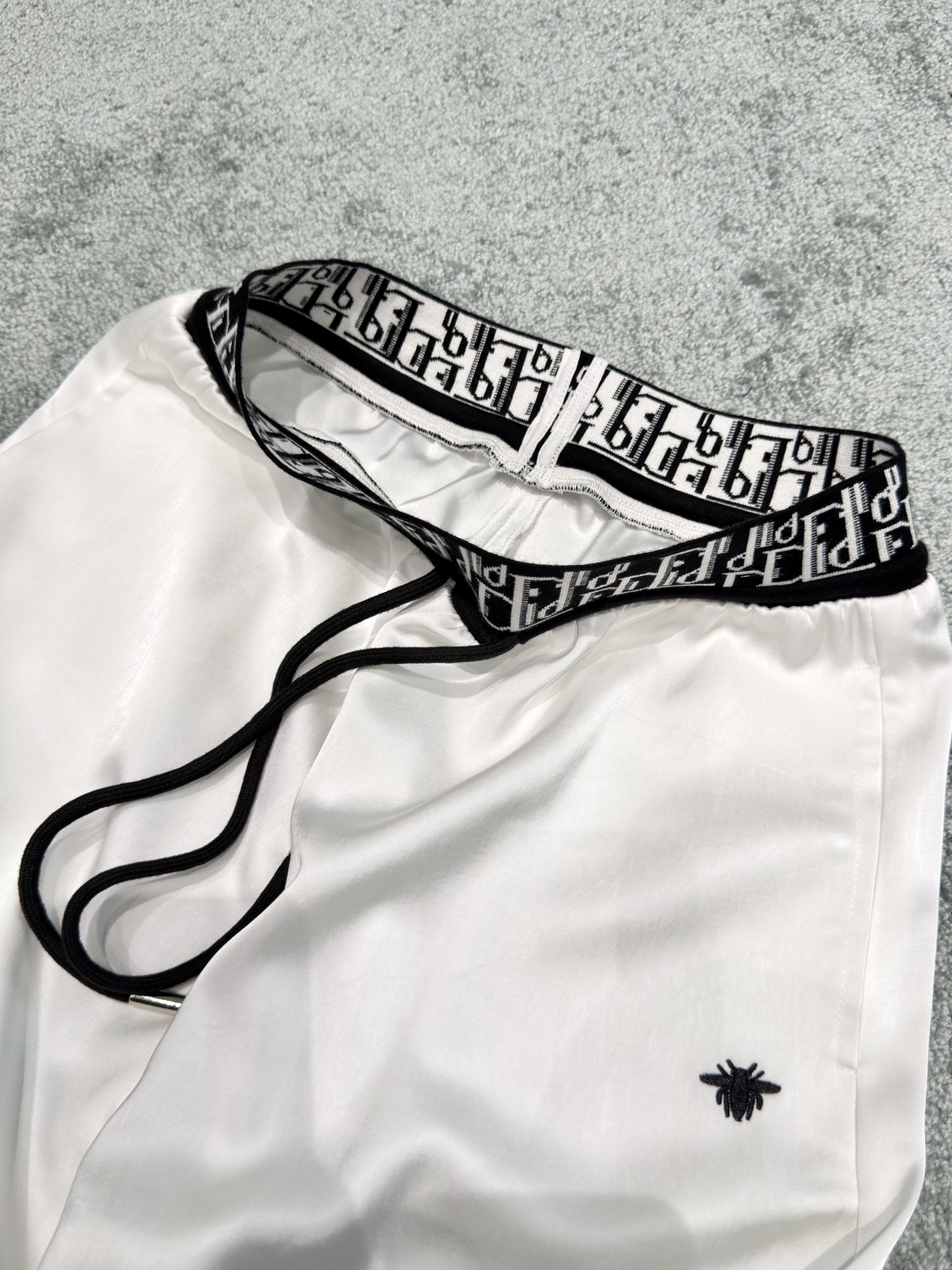 🛒𝐍𝐄𝐖 · 𝟐𝟎𝟐6/爆款现货原单高品质  Dio*｜26新款织带拼接抽绳休闲裤颜色百搭高级  松紧腰