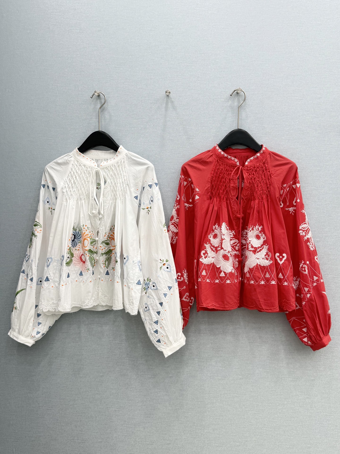 🛒𝐍𝐄𝐖 · 𝟐𝟎𝟐6/爆款现货原单品质  小众*｜2026新品系带刺绣衬衫精致版型，高级肌理细腻 极简