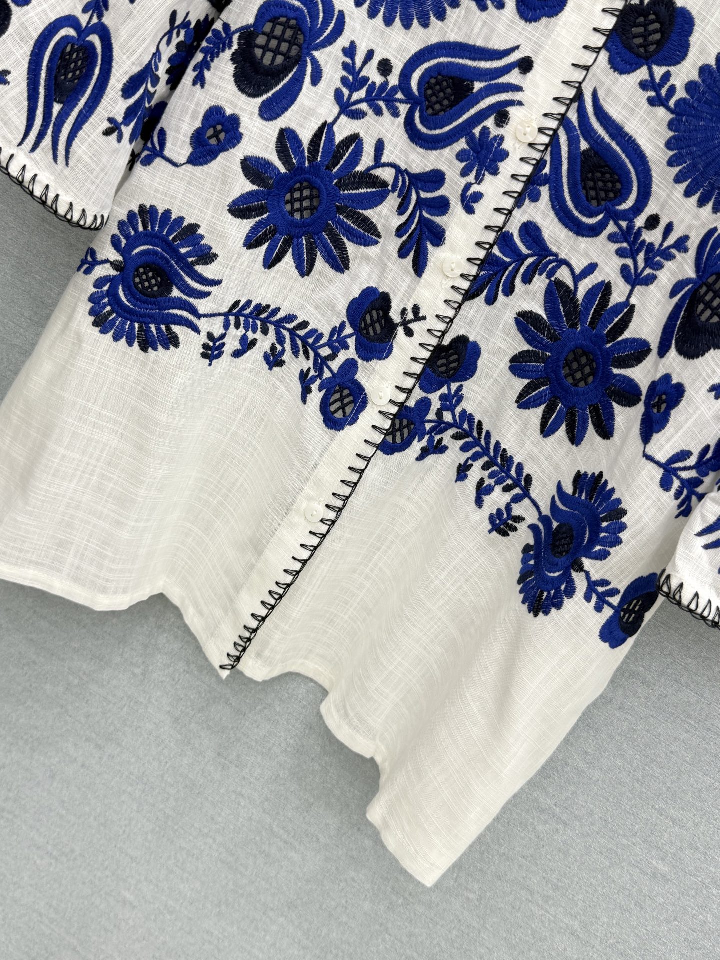 🛒𝐍𝐄𝐖 · 𝟐𝟎𝟐6/爆款现货原单品质  小众*｜2026新品刺绣衬衫精致版型，高级肌理细腻 极简主义