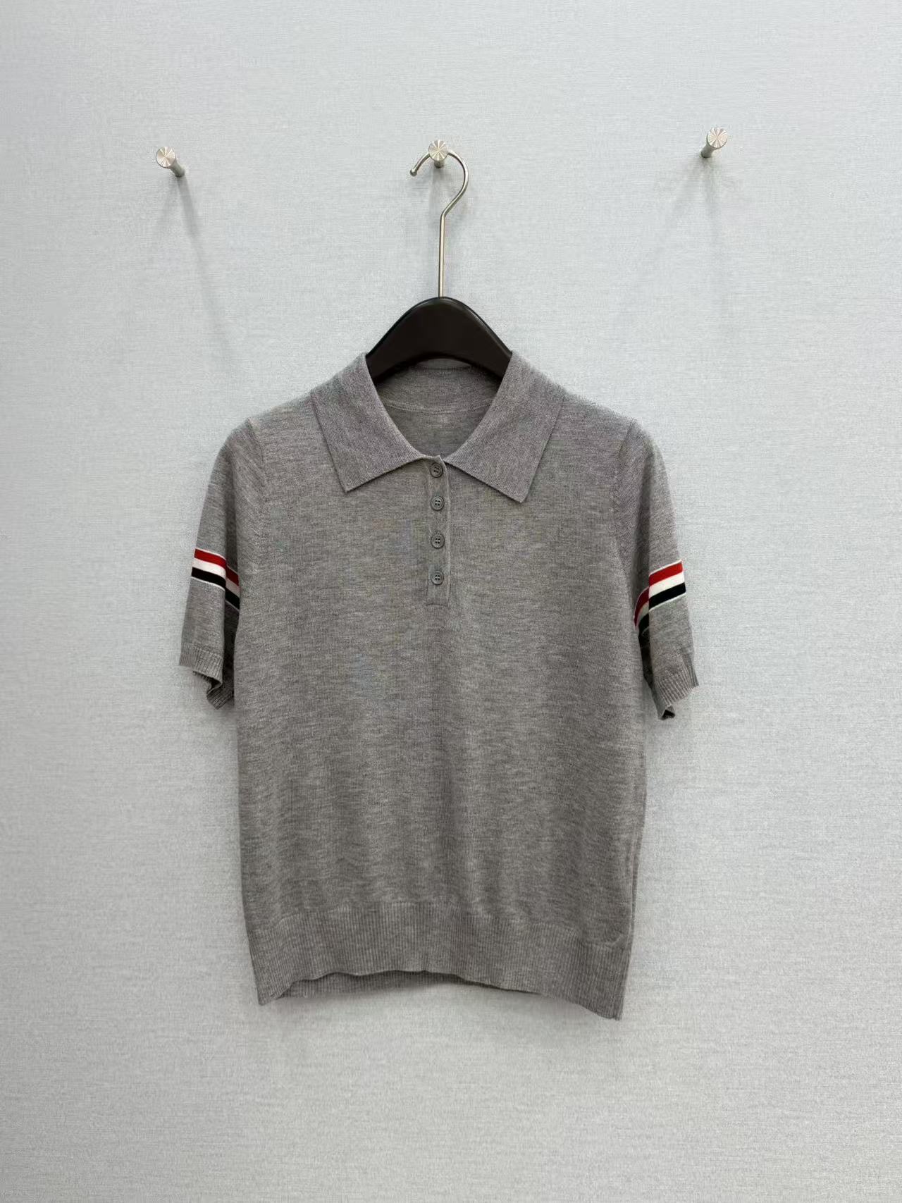 🛒𝐍𝐄𝐖 · 𝟐𝟎𝟐6/爆款现货原单品质  Tb｜26新品双织带Polo针织衫王炸单品，精致常规版型上身