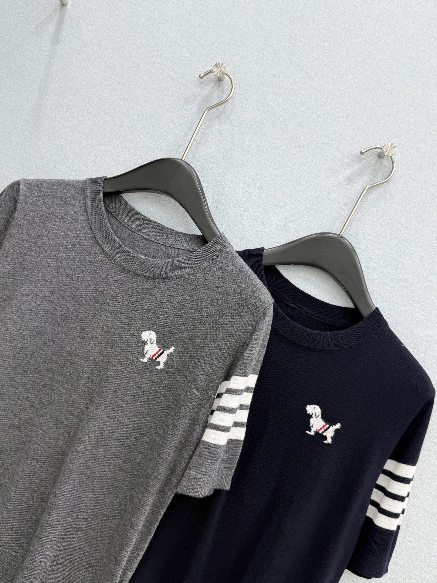 🛒𝐍𝐄𝐖 · 𝟐𝟎𝟐6/爆款现货原单品质  Tb｜26新品小马针织衫王炸单品，精致常规版型上身巨显瘦！定
