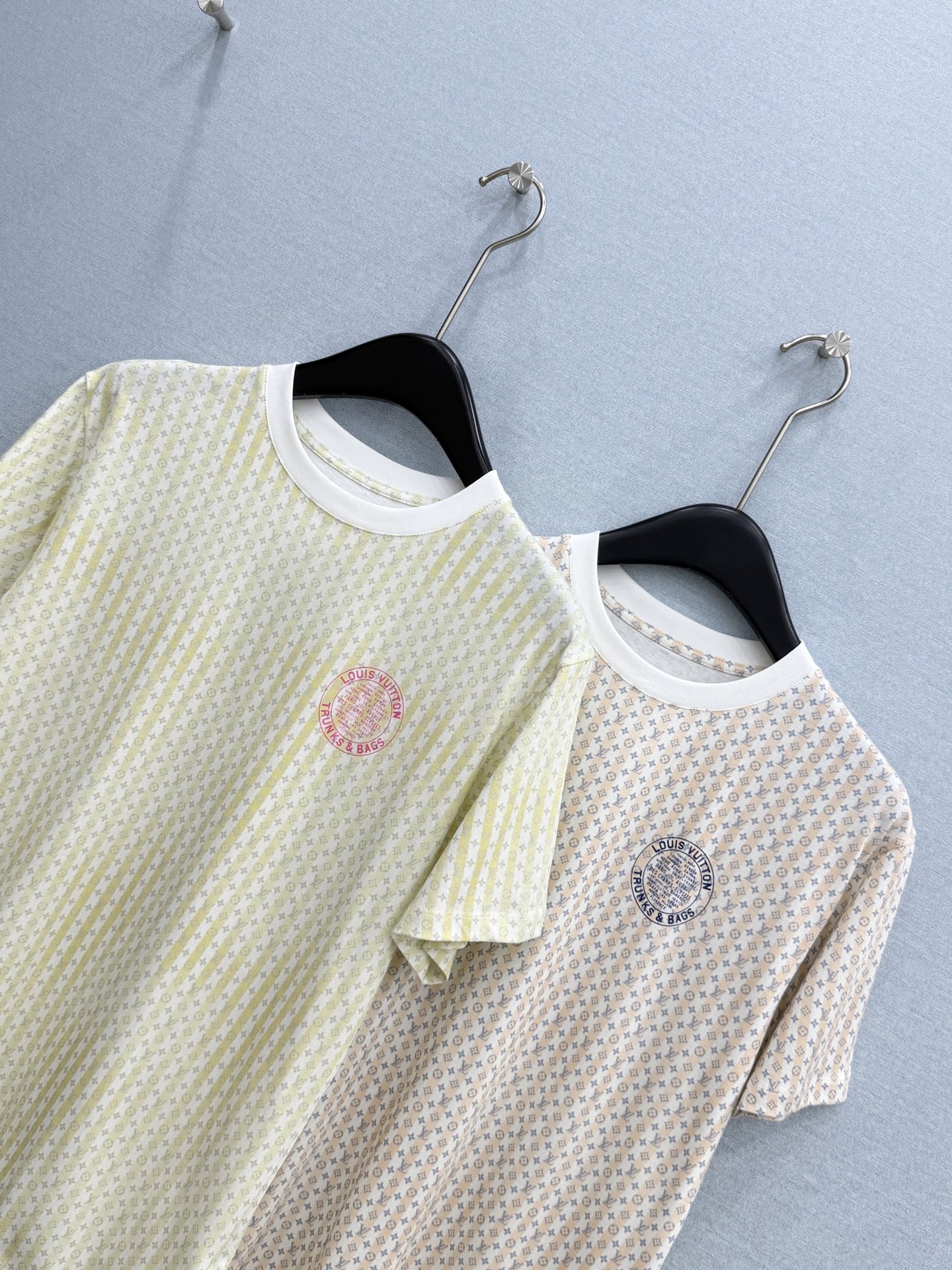 🛒𝐍𝐄𝐖 · 𝟐𝟎𝟐6/爆款现货【春夏上新】 Lv*｜2026新款印花T恤高订面料，百搭版型  ，上身的