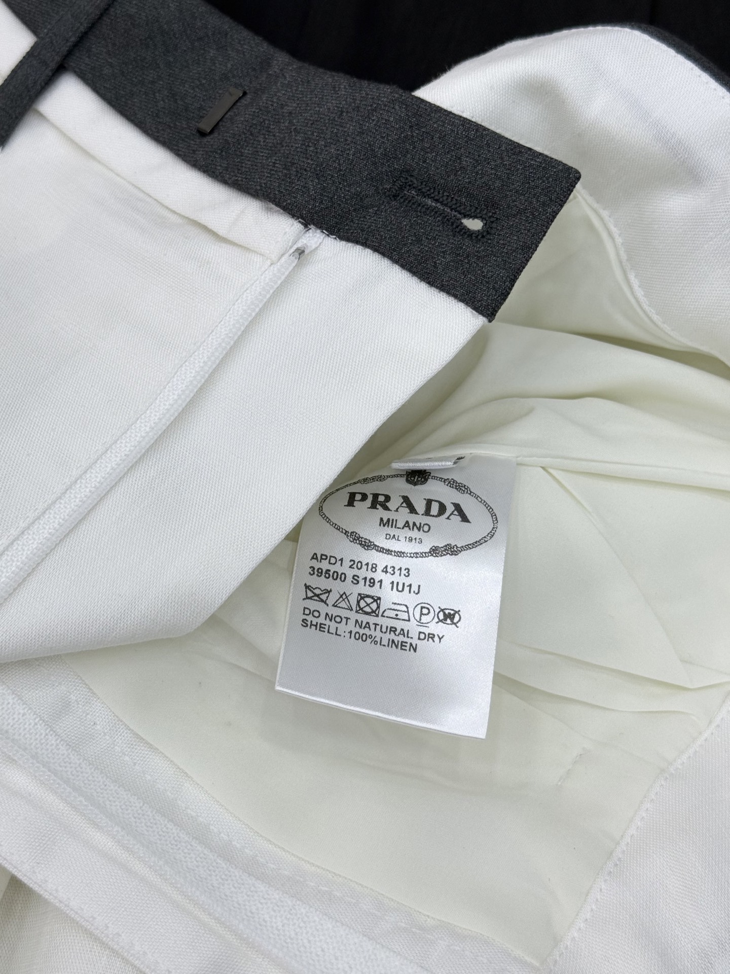 🛒𝐍𝐄𝐖 · 𝟐𝟎𝟐6/爆款现货【春夏上新】Prad*｜26新款撞色三叠拼接休闲麻料中裤气质百搭爆单款 