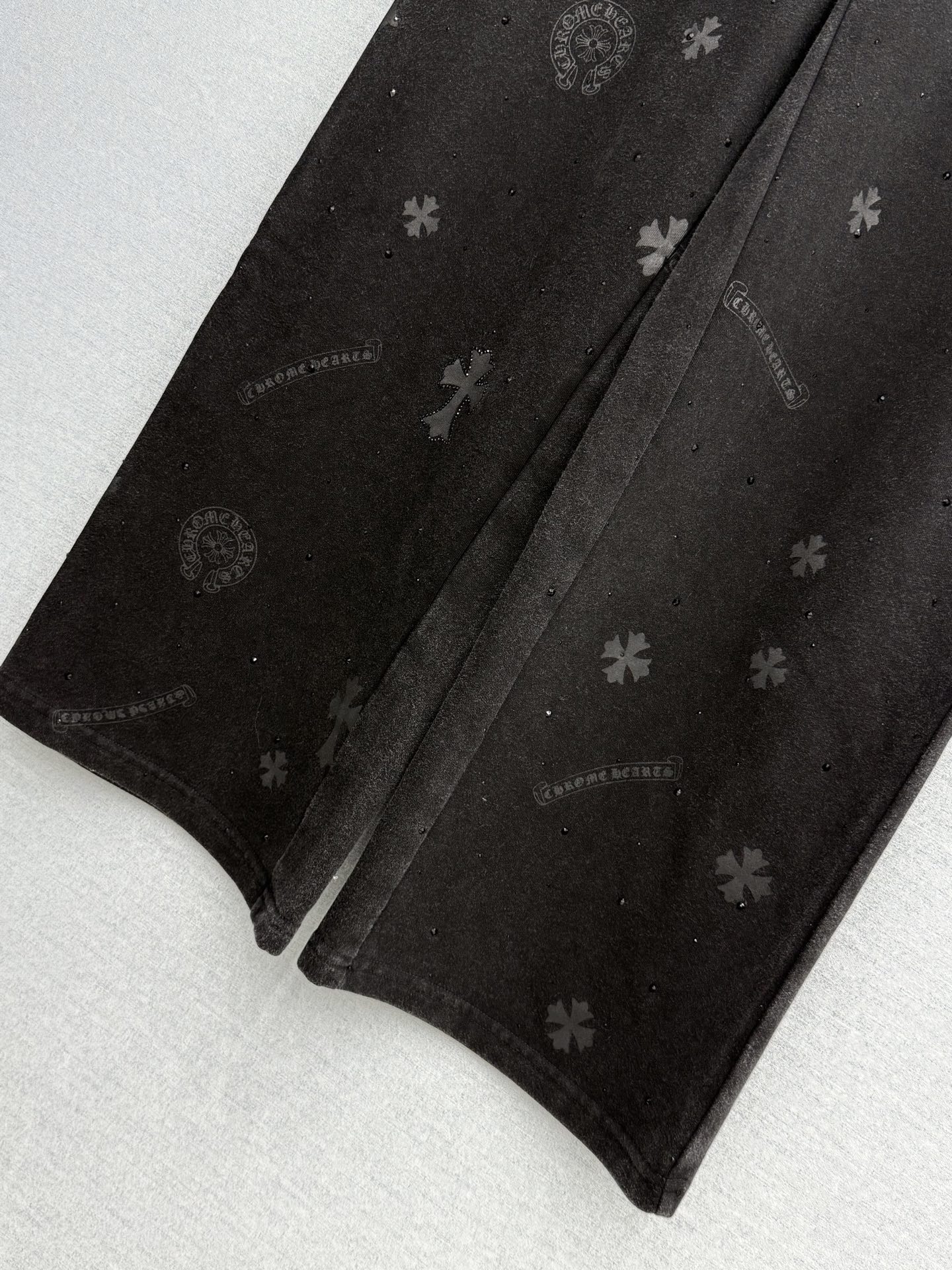 🛒𝐍𝐄𝐖 · 𝟐𝟎𝟐5/爆款现货设计师 原创｜松紧腰抽绳炒色休闲裤定制面料，日常穿搭 高级的调调又A又飒