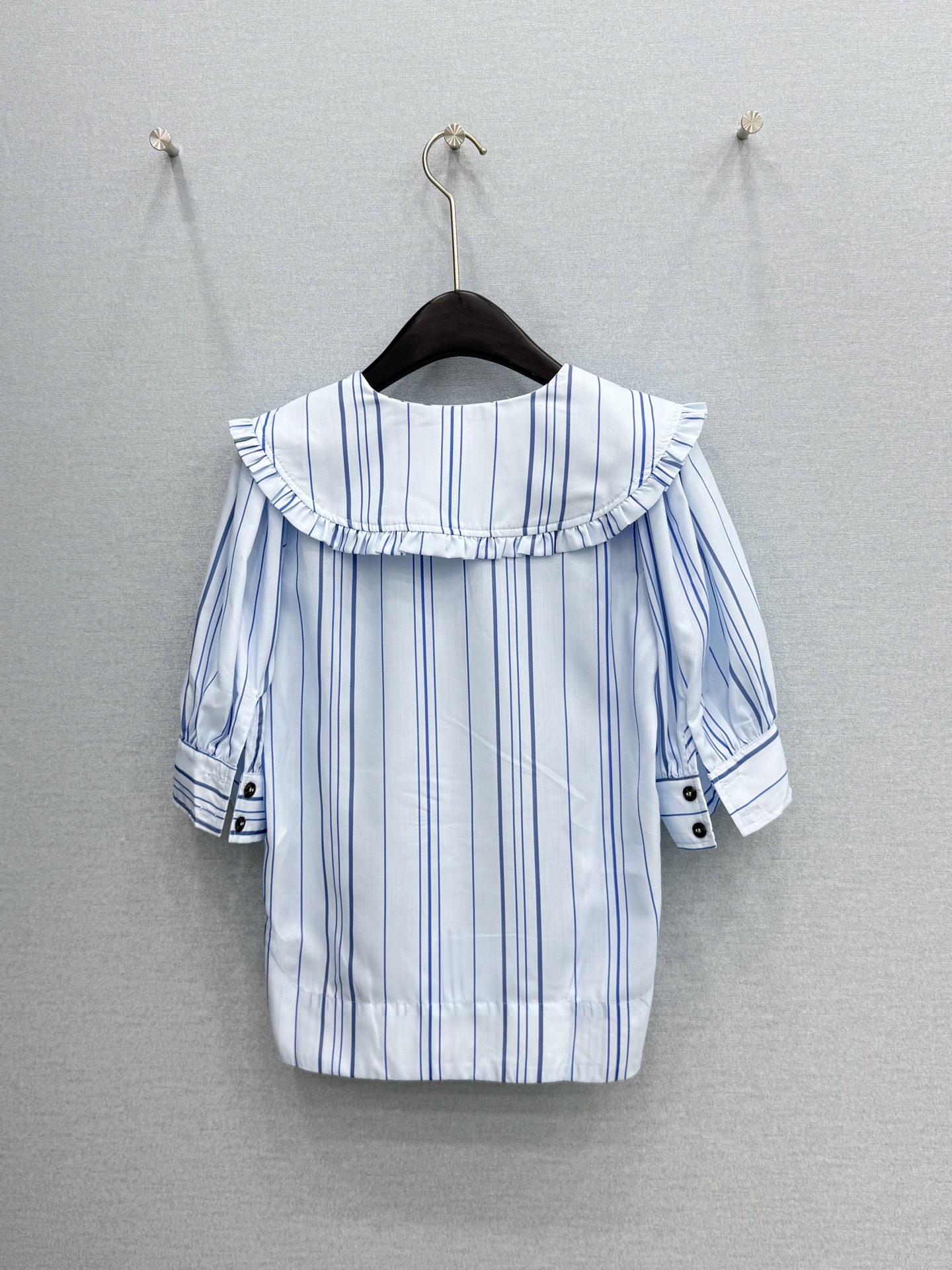 🛒𝐍𝐄𝐖 · 𝟐𝟎𝟐6/爆款现货原单品质  小众*｜2026新品娃娃领条纹衬衫精致版型，高级肌理细腻 极