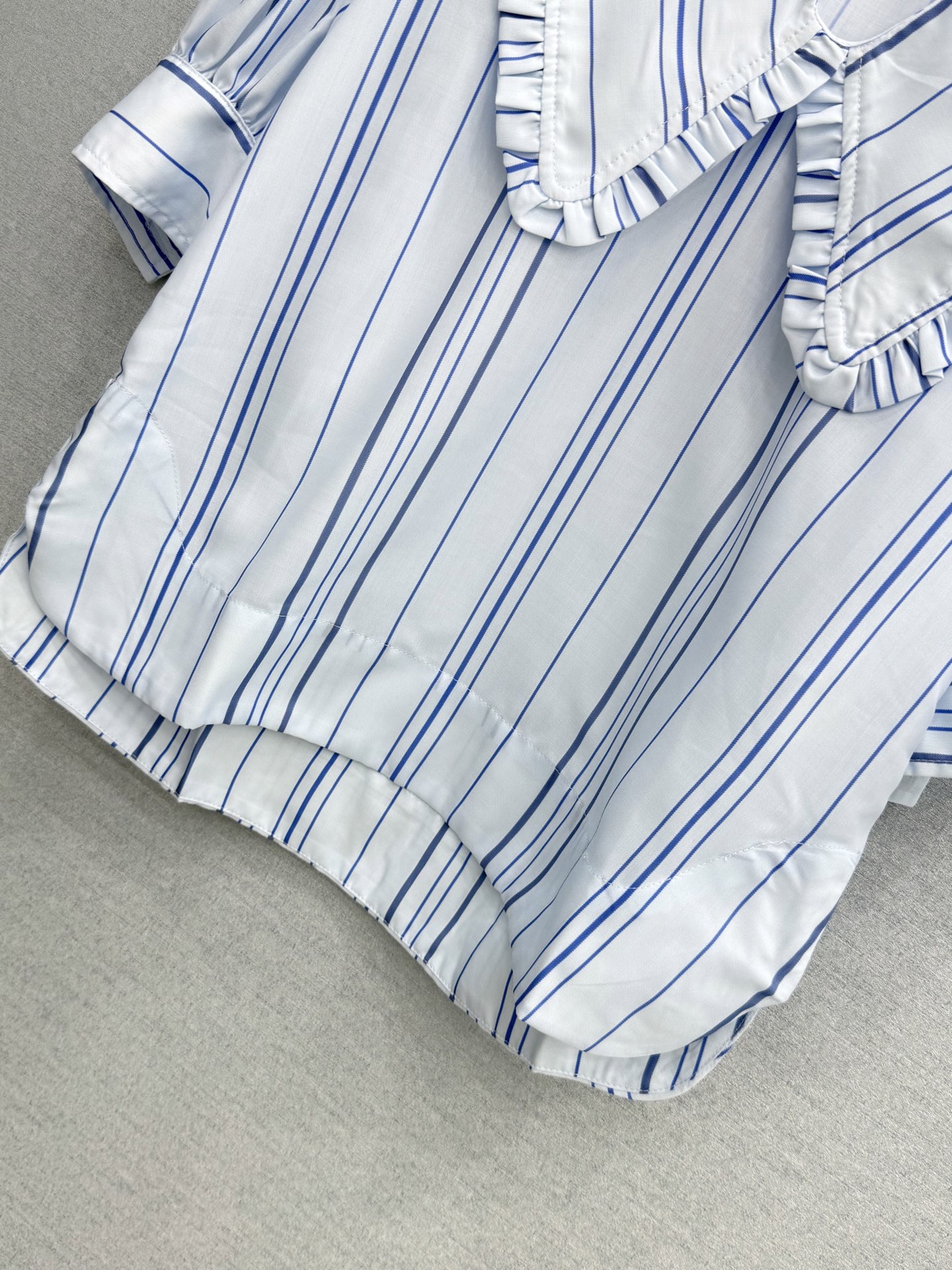 🛒𝐍𝐄𝐖 · 𝟐𝟎𝟐6/爆款现货原单品质  小众*｜2026新品娃娃领条纹衬衫精致版型，高级肌理细腻 极