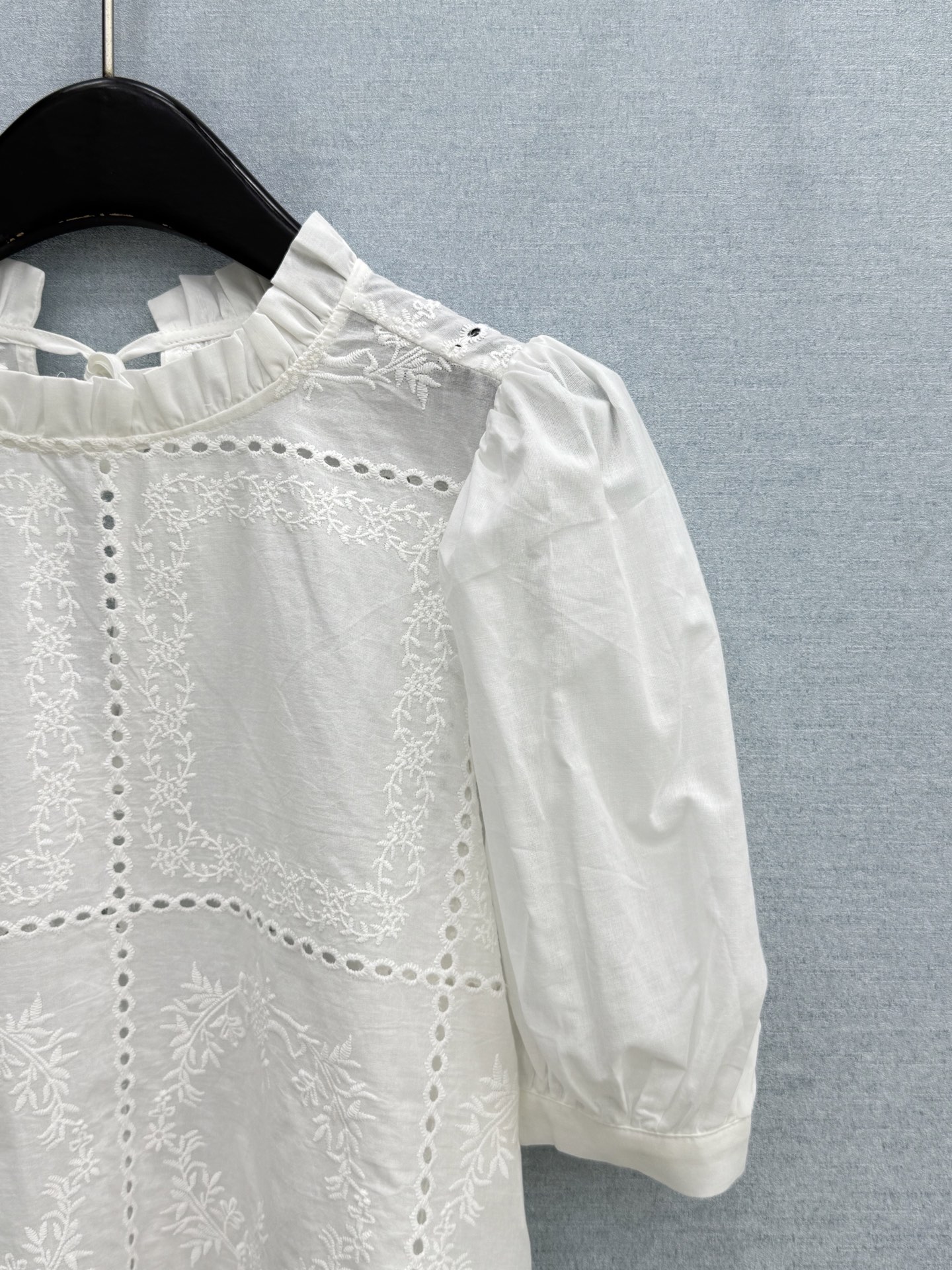 🛒𝐍𝐄𝐖 · 𝟐𝟎𝟐6/爆款现货原单品质 小众*｜2026新品宫廷风泡泡袖刺绣衬衫 精致版型，高级肌理细